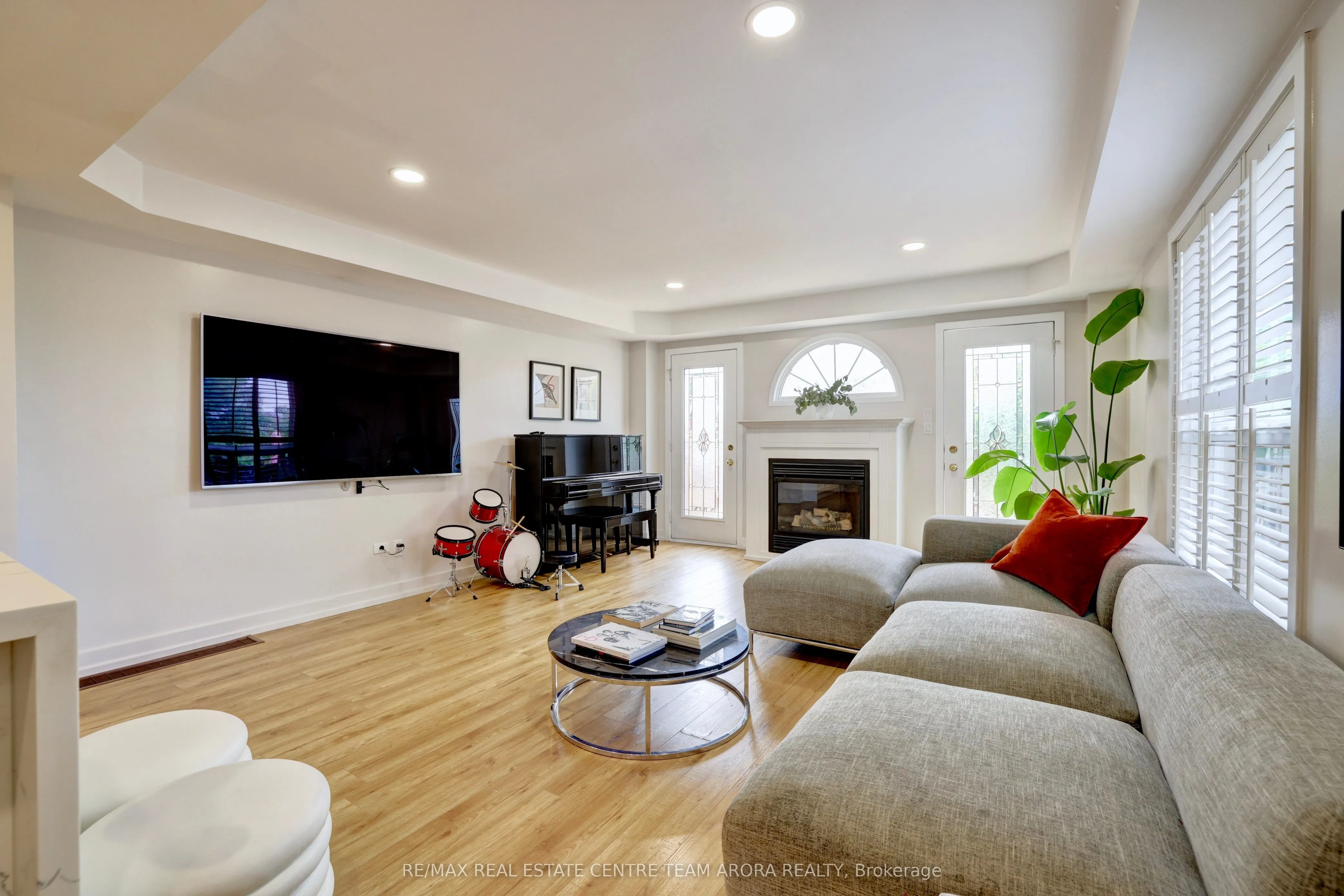 1085 Foxglove Place