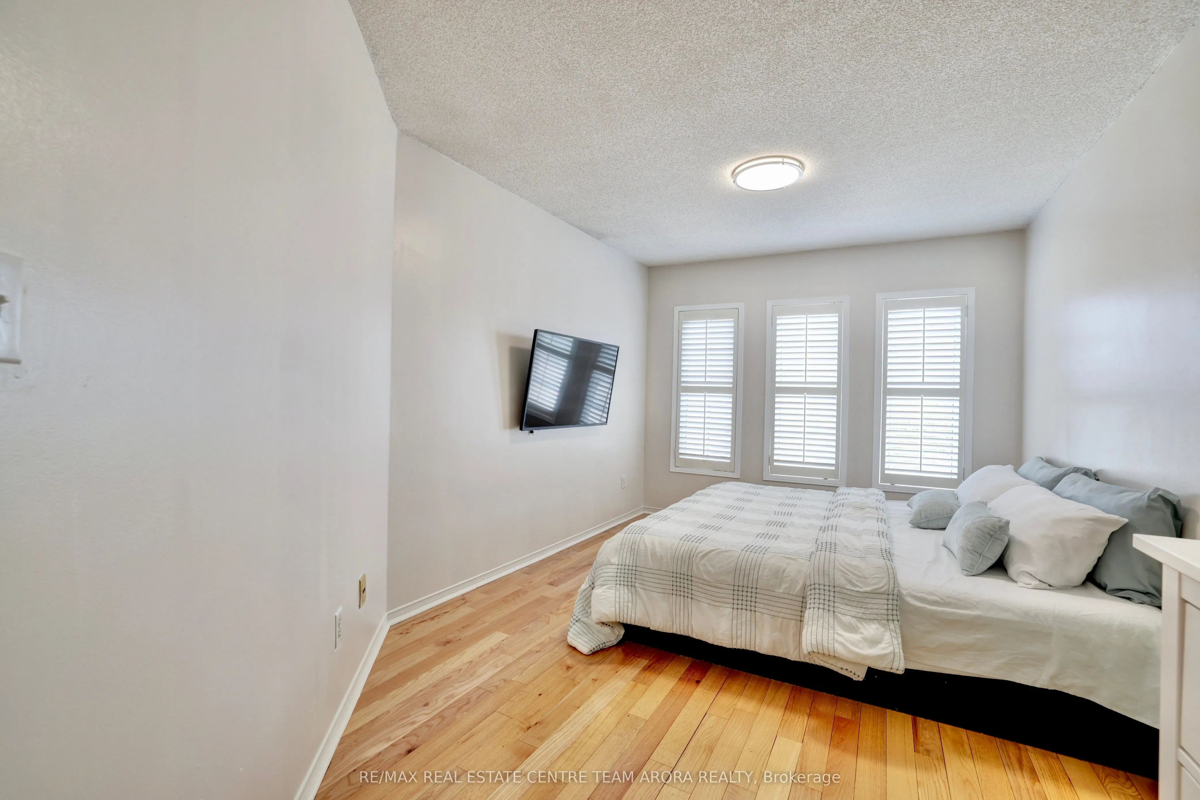 1085 Foxglove Place