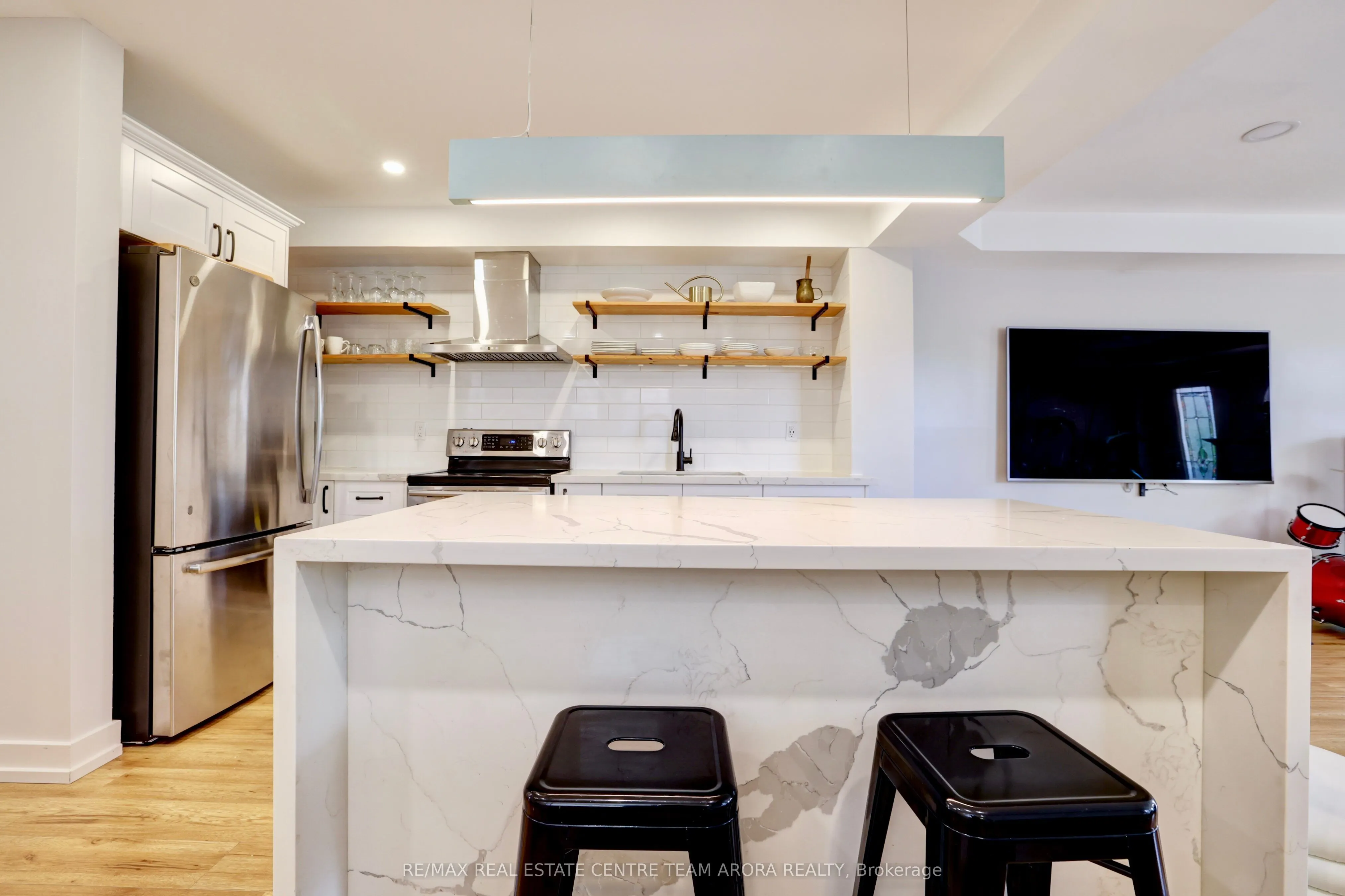 1085 Foxglove Place