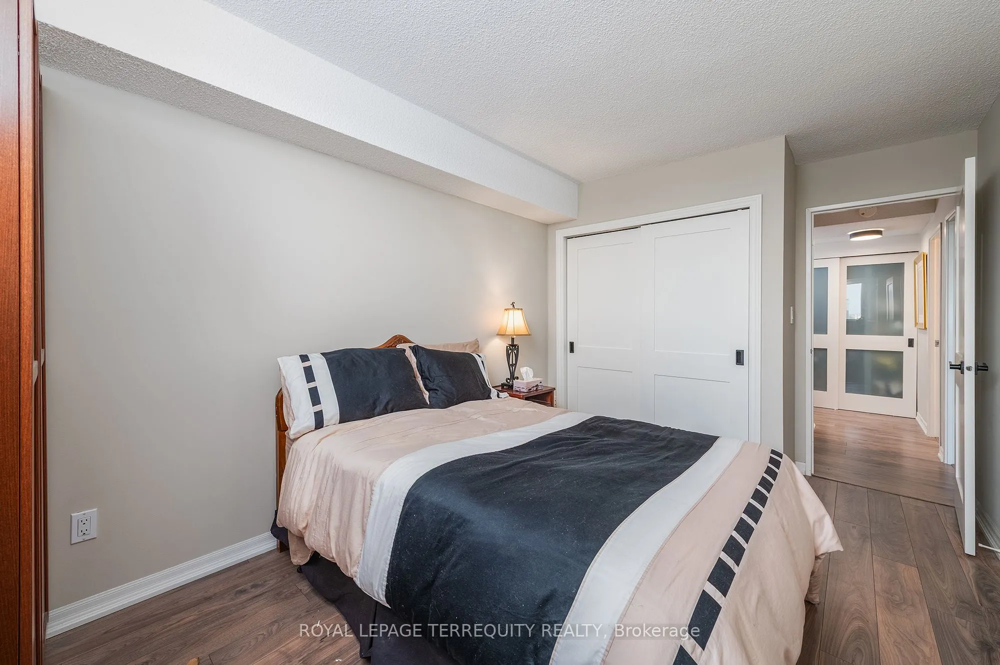 260 Scarlett Road, #1802