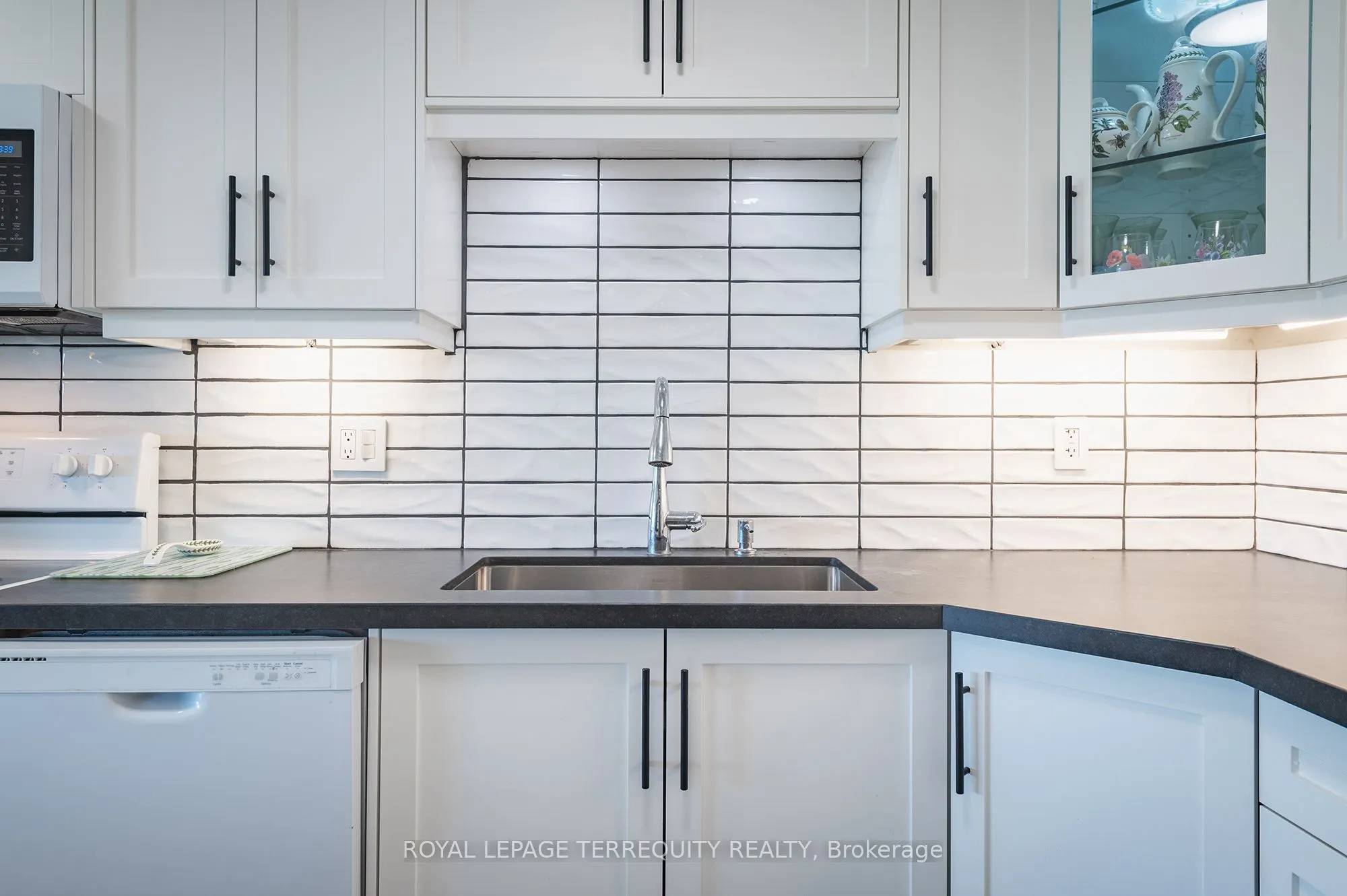 260 Scarlett Road, #1802