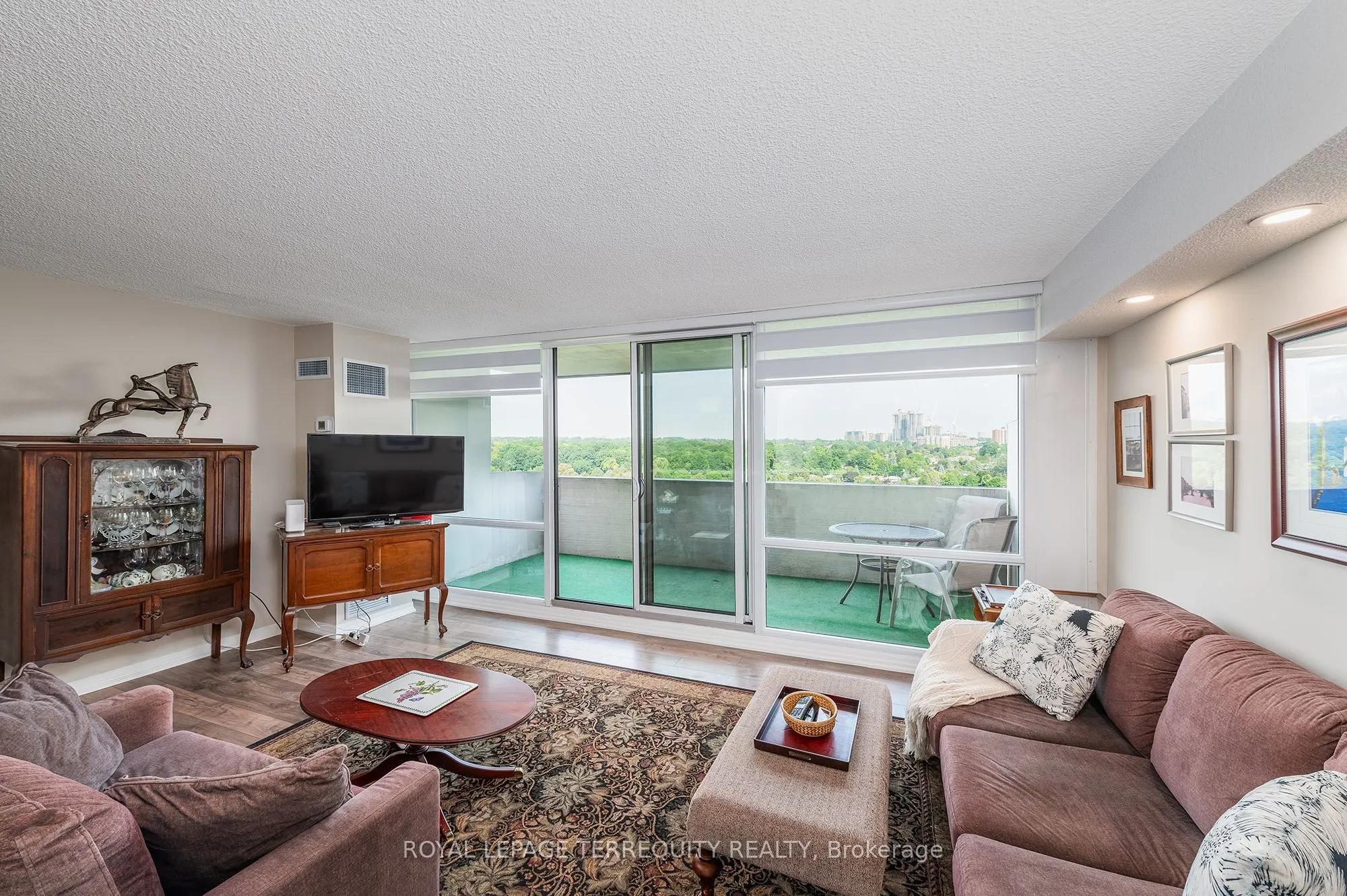 260 Scarlett Road, #1802