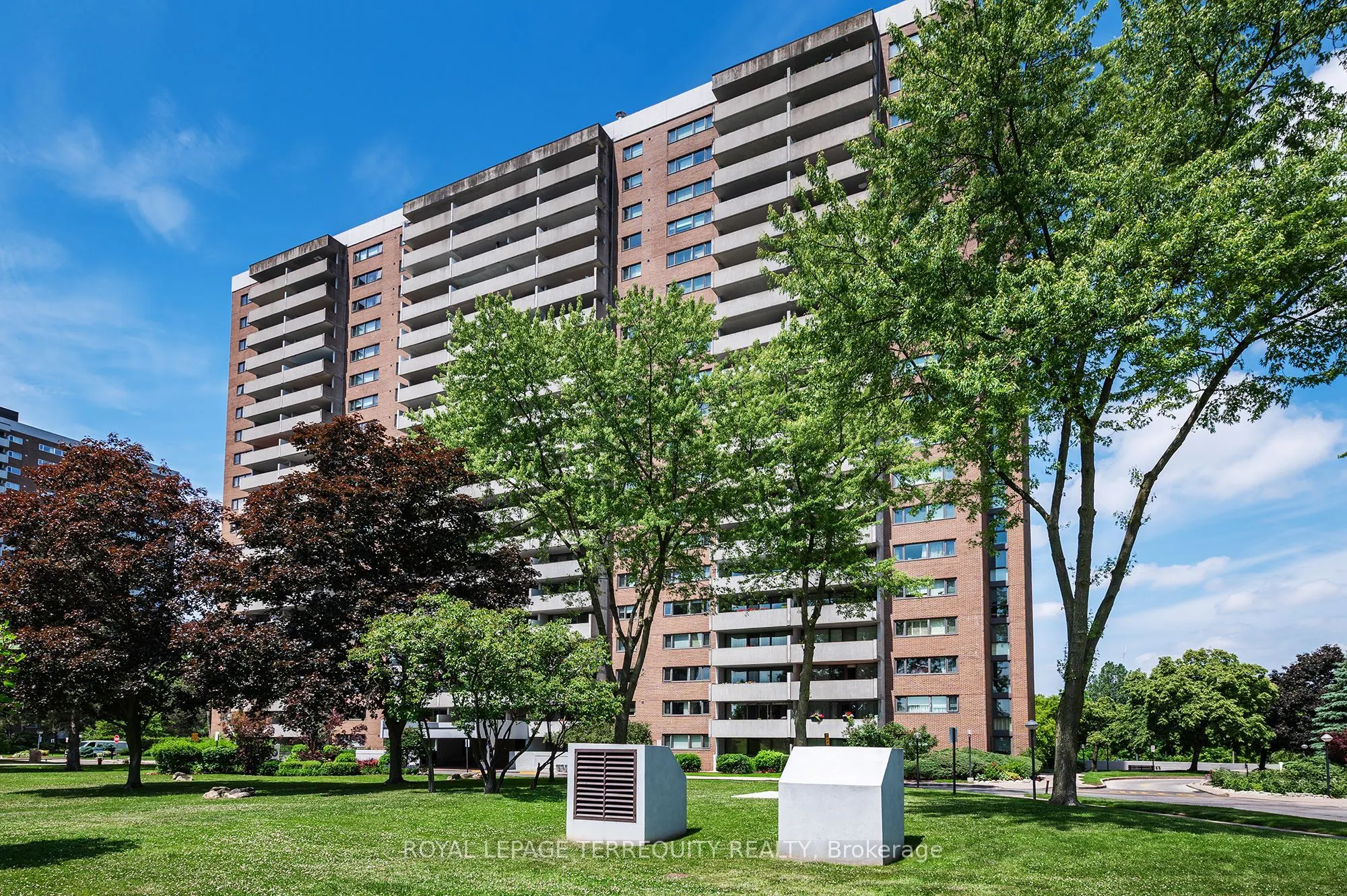 260 Scarlett Road, #1802
