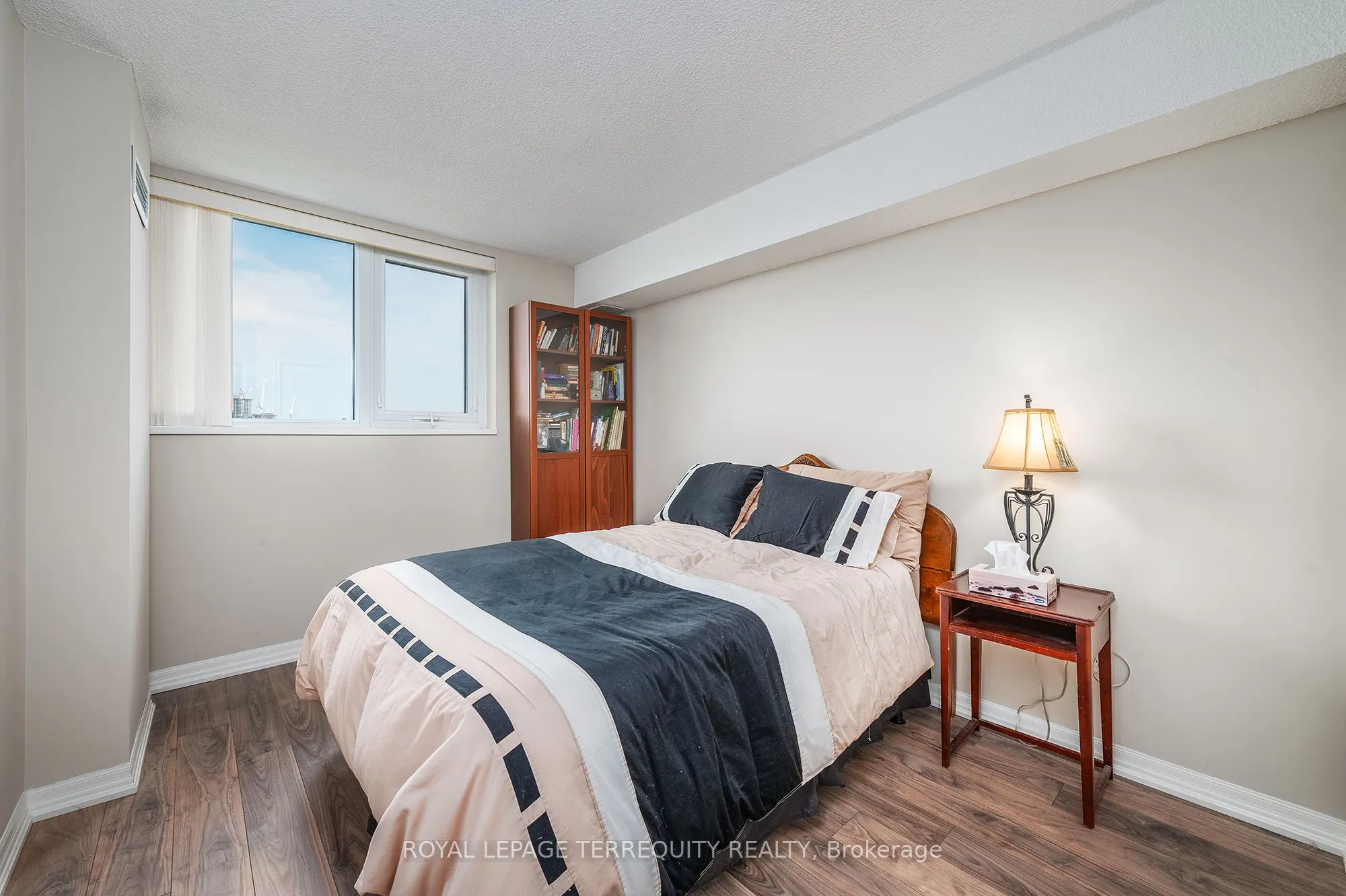 260 Scarlett Road, #1802