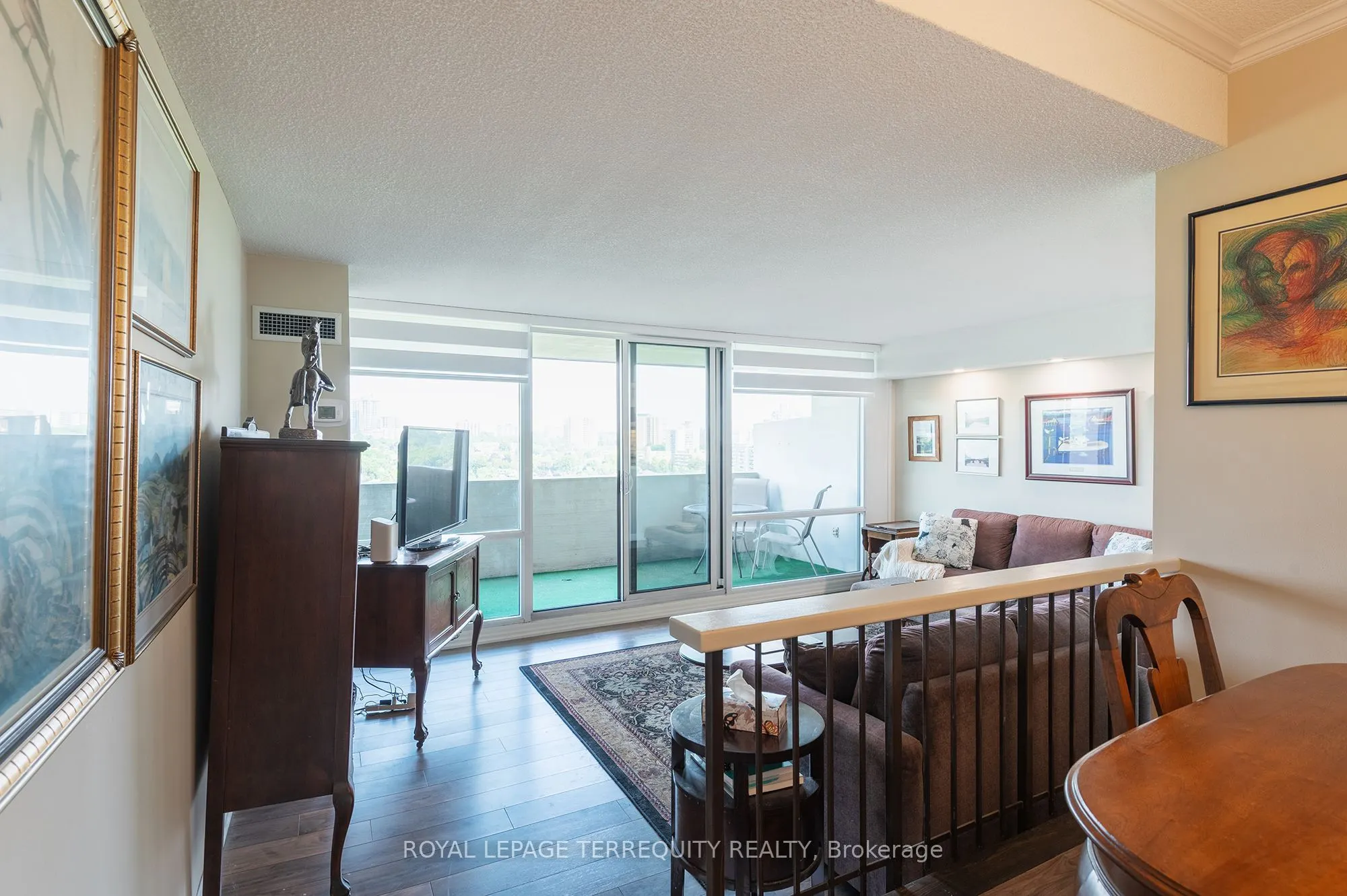 260 Scarlett Road, #1802