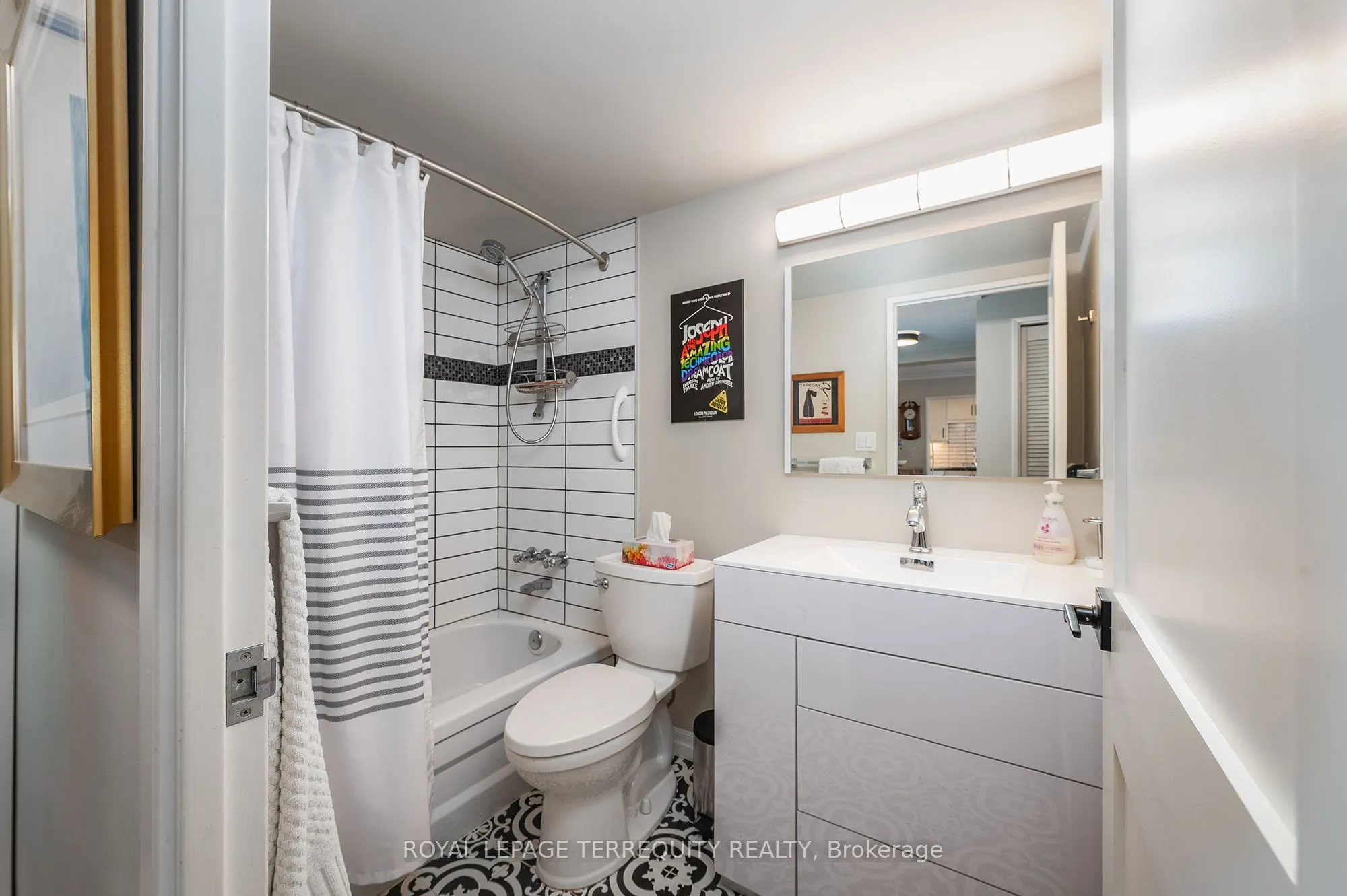 260 Scarlett Road, #1802