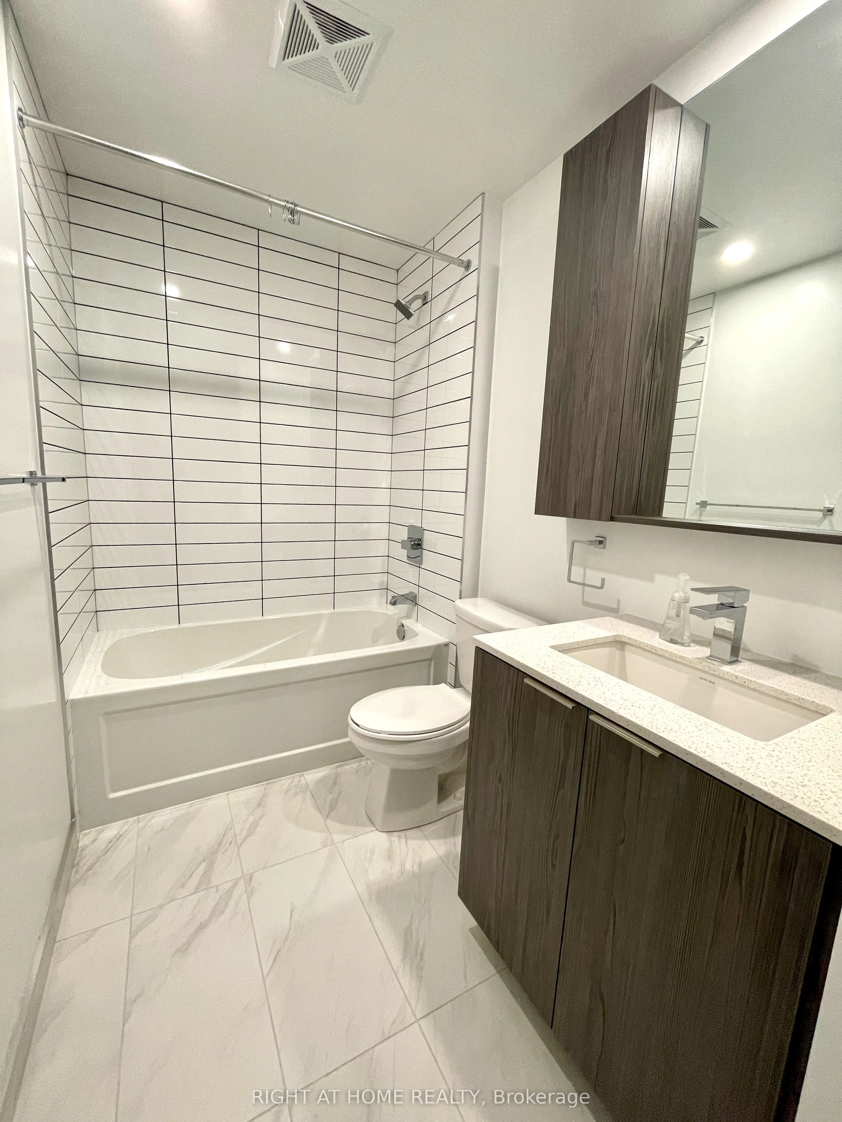 70 ANNIE CRAIG Drive, #2609