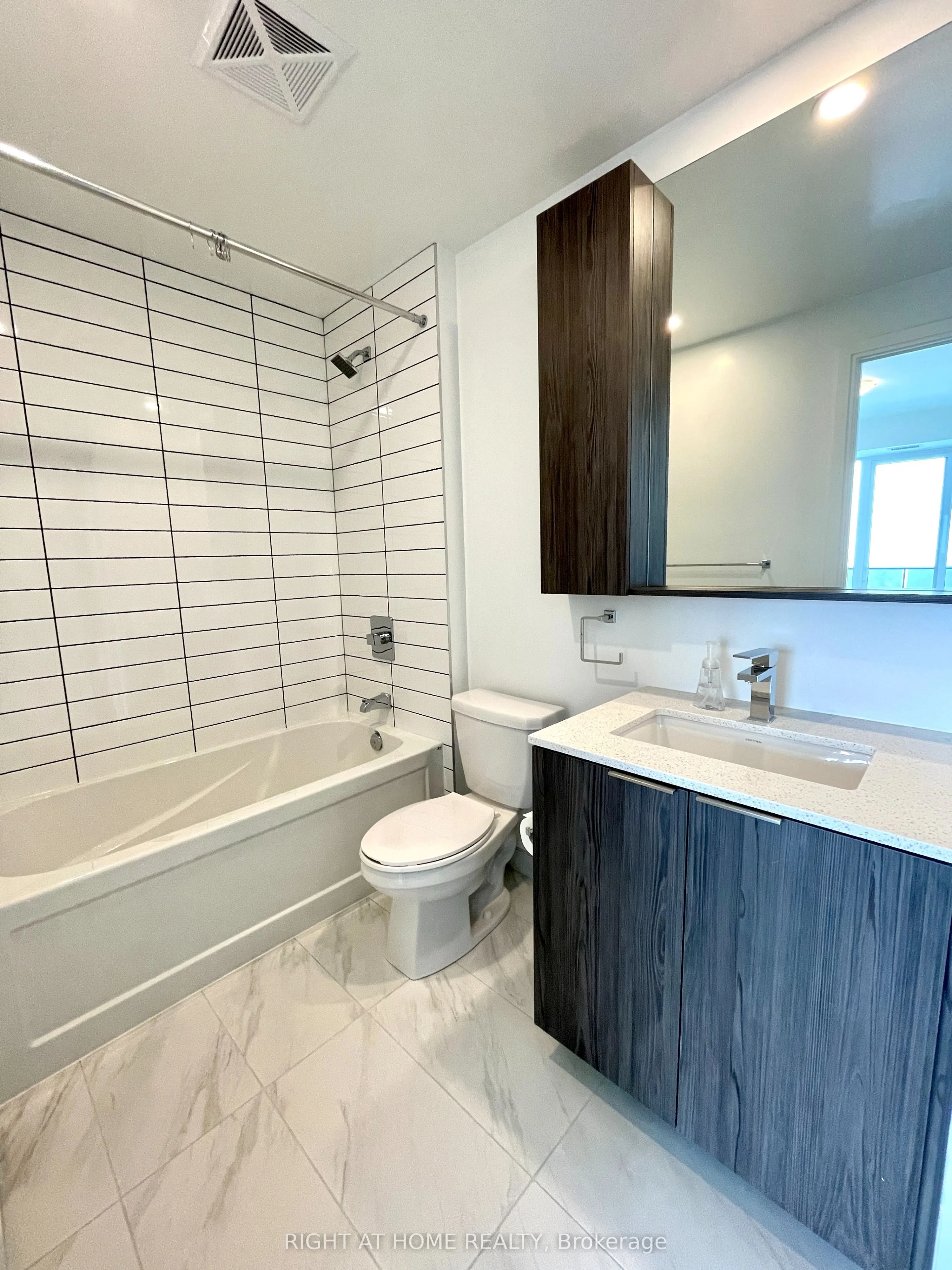 70 ANNIE CRAIG Drive, #2609
