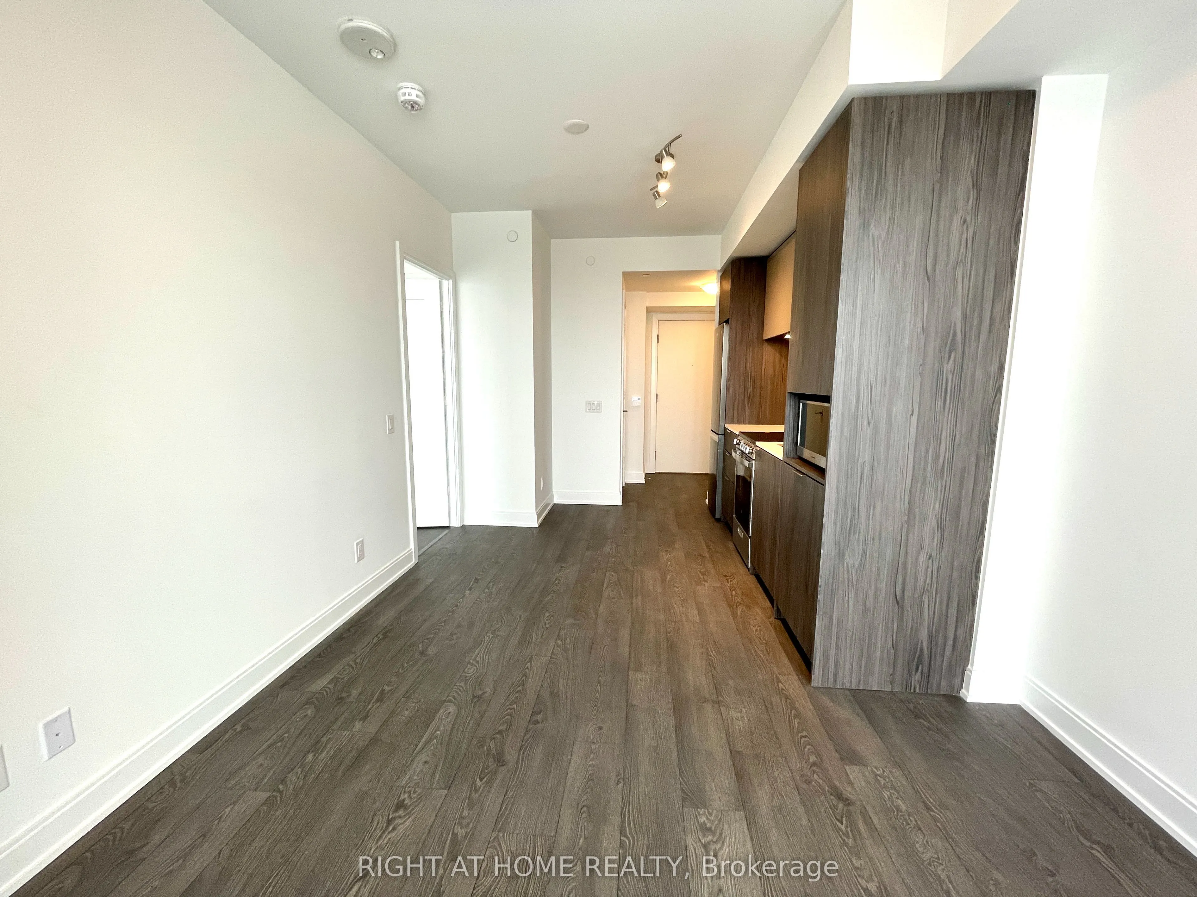 70 ANNIE CRAIG Drive, #2609