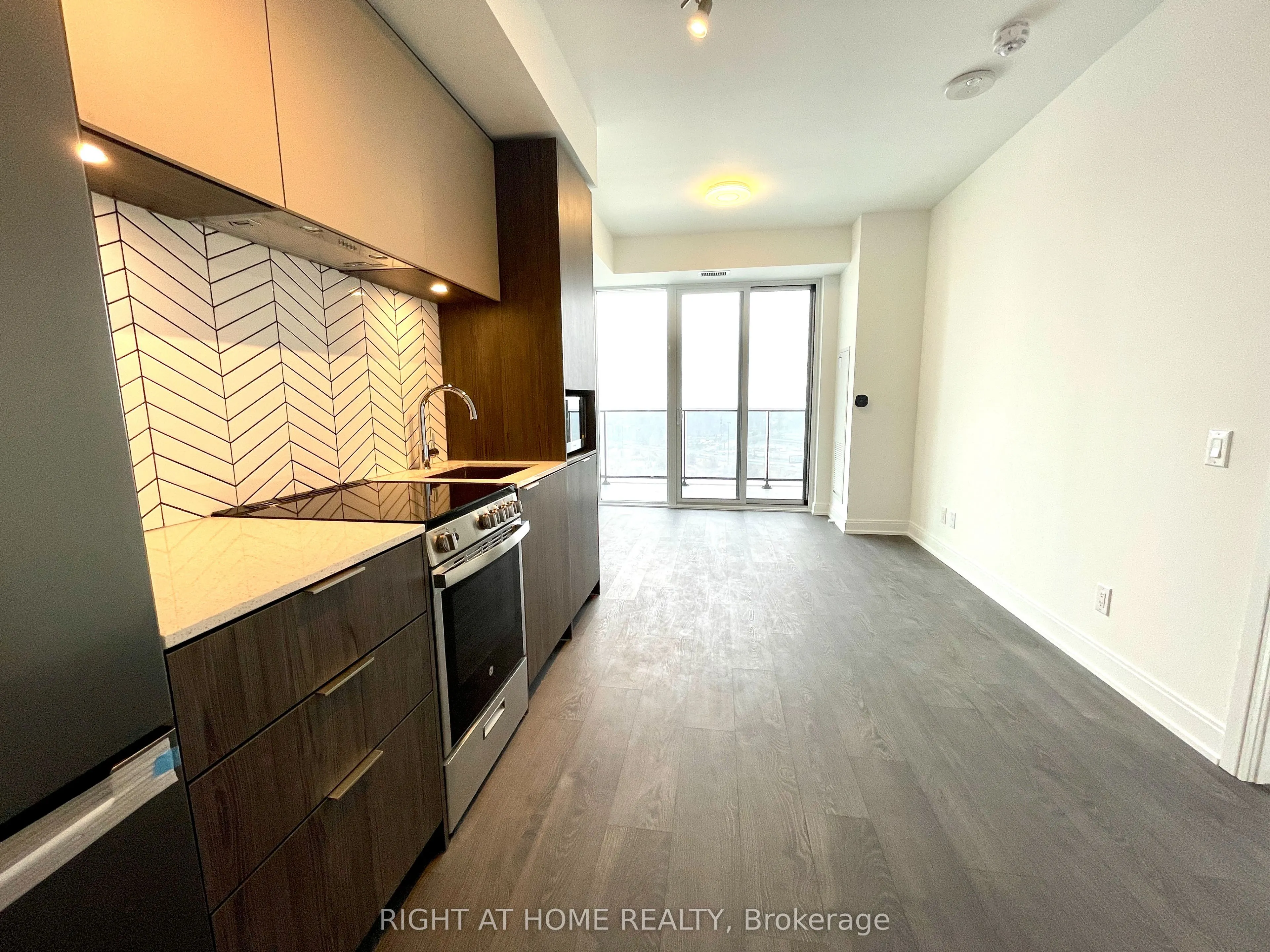70 ANNIE CRAIG Drive, #2609