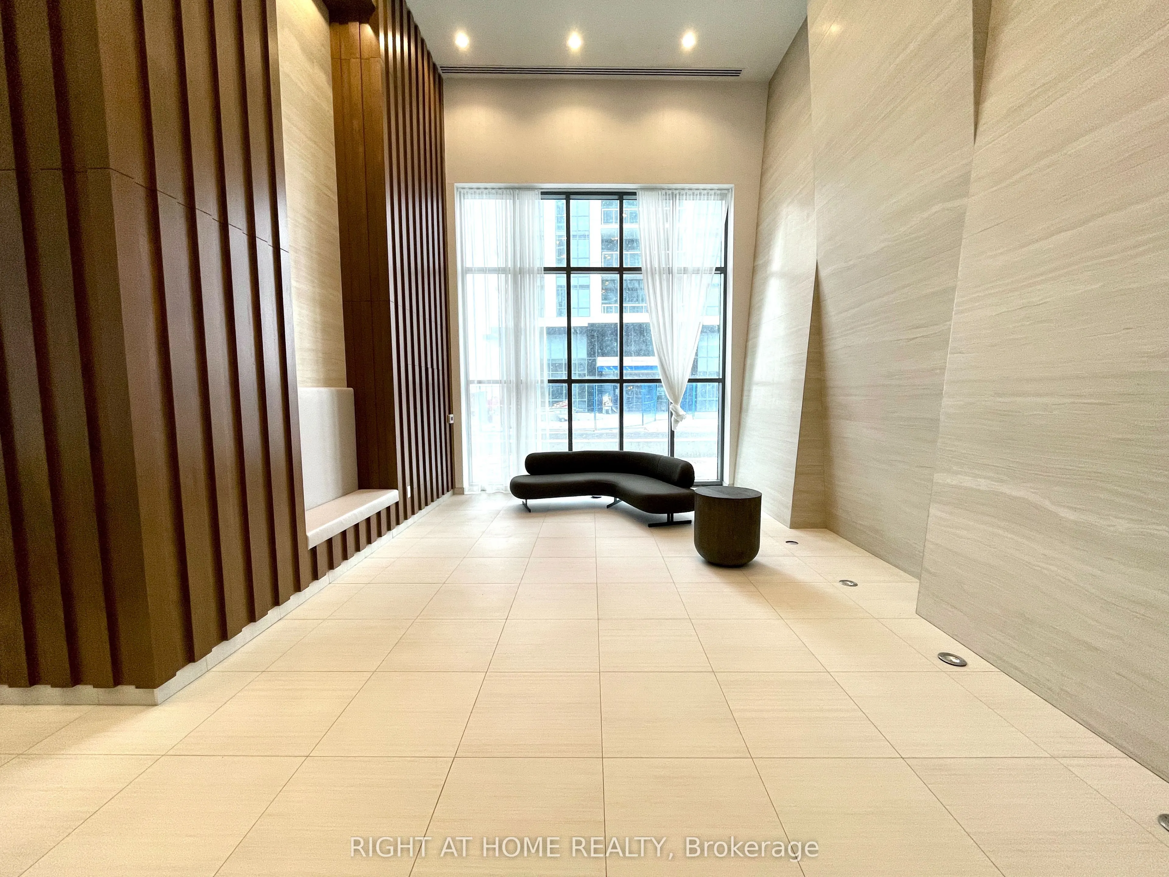 70 ANNIE CRAIG Drive, #2609