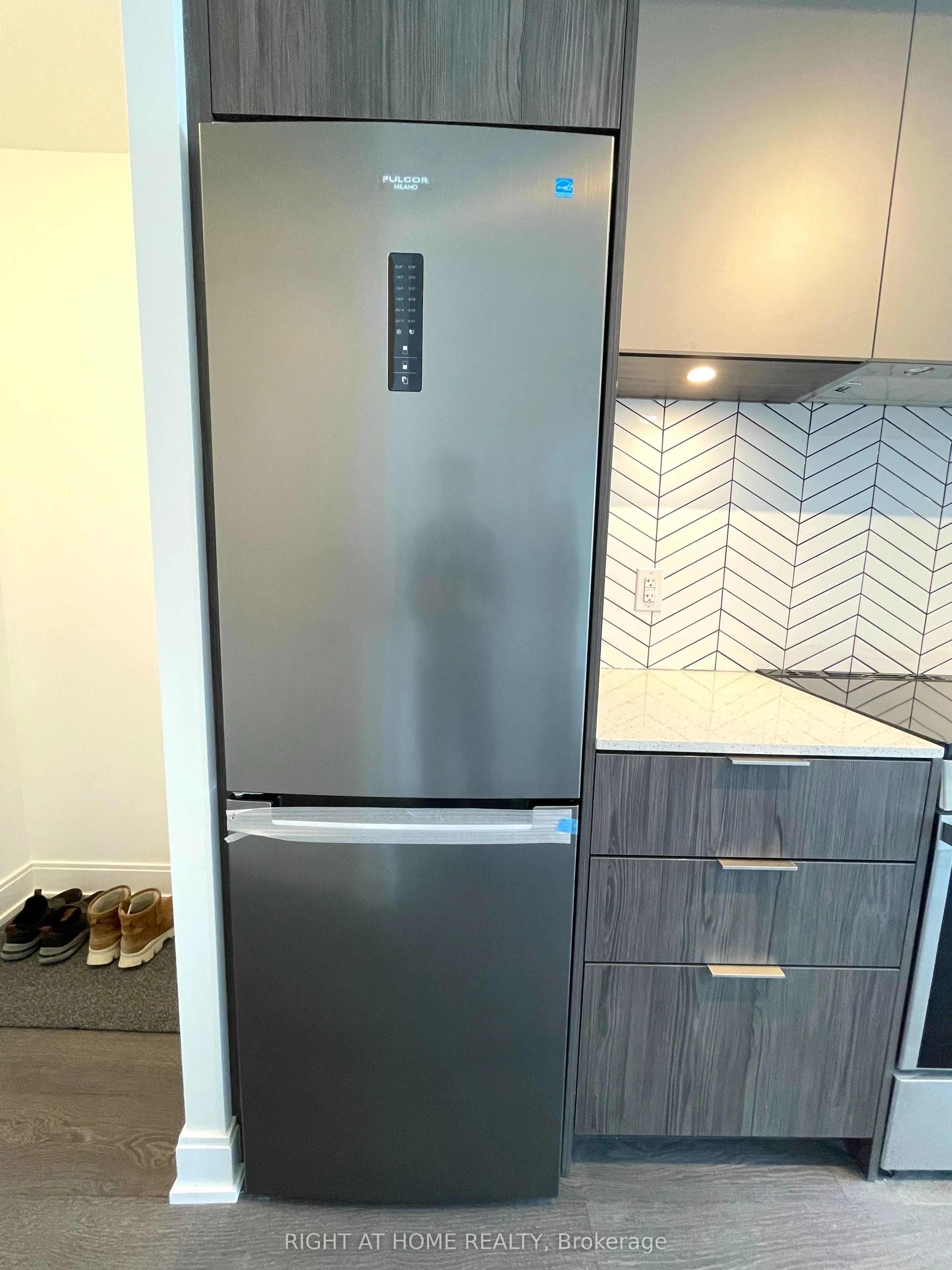70 ANNIE CRAIG Drive, #2609