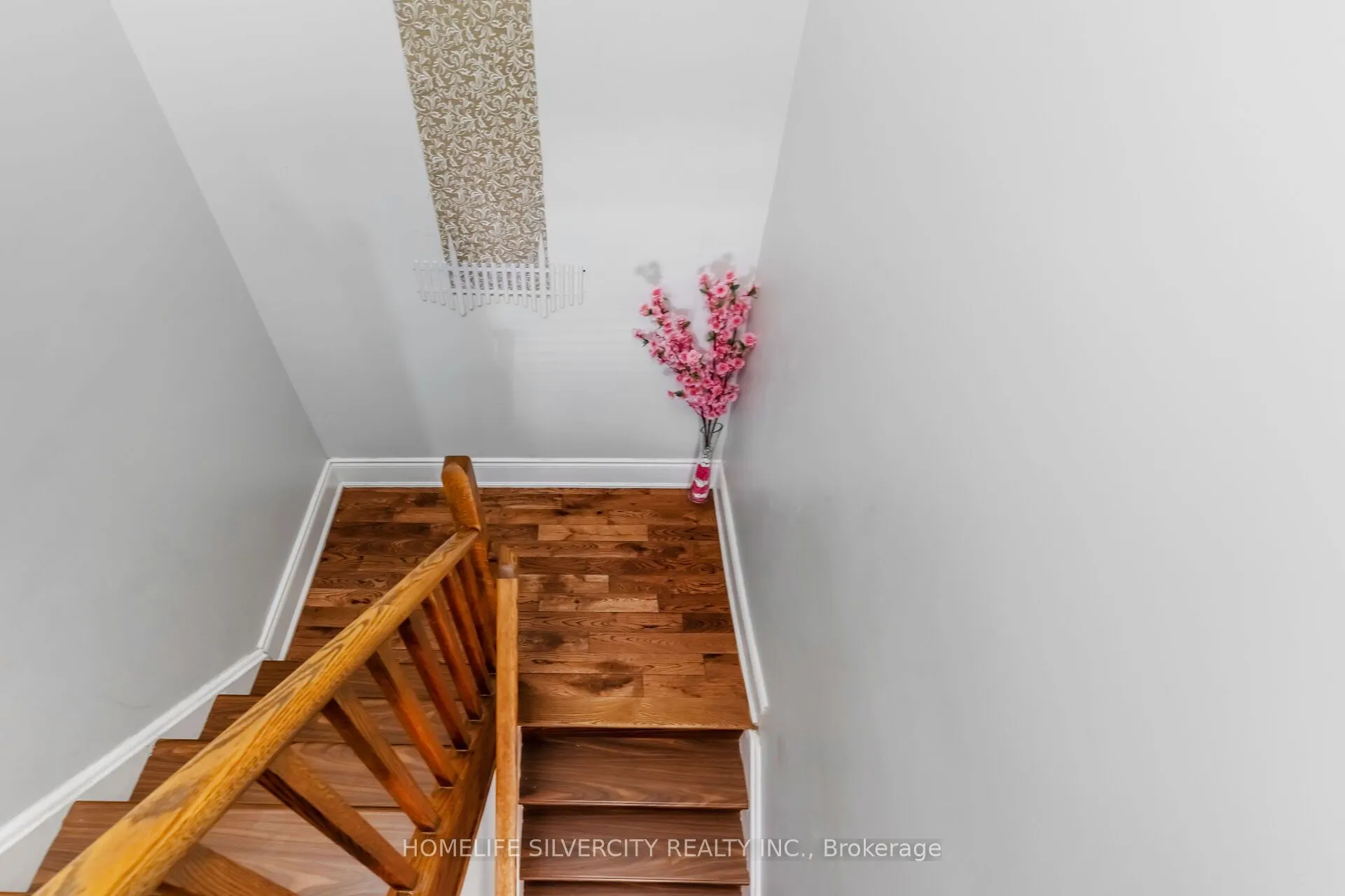 90 Lawrence Avenue, #96