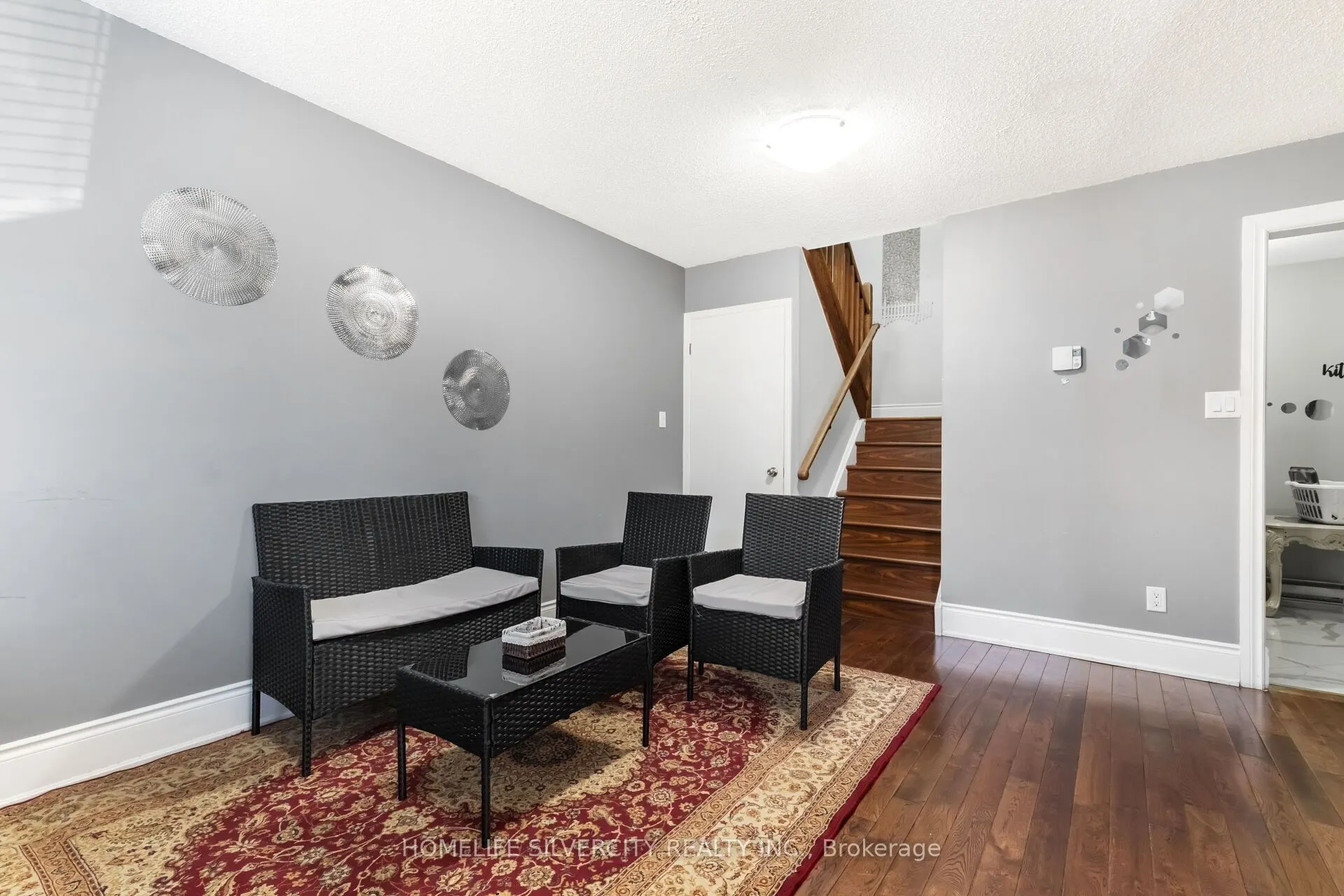 90 Lawrence Avenue, #96
