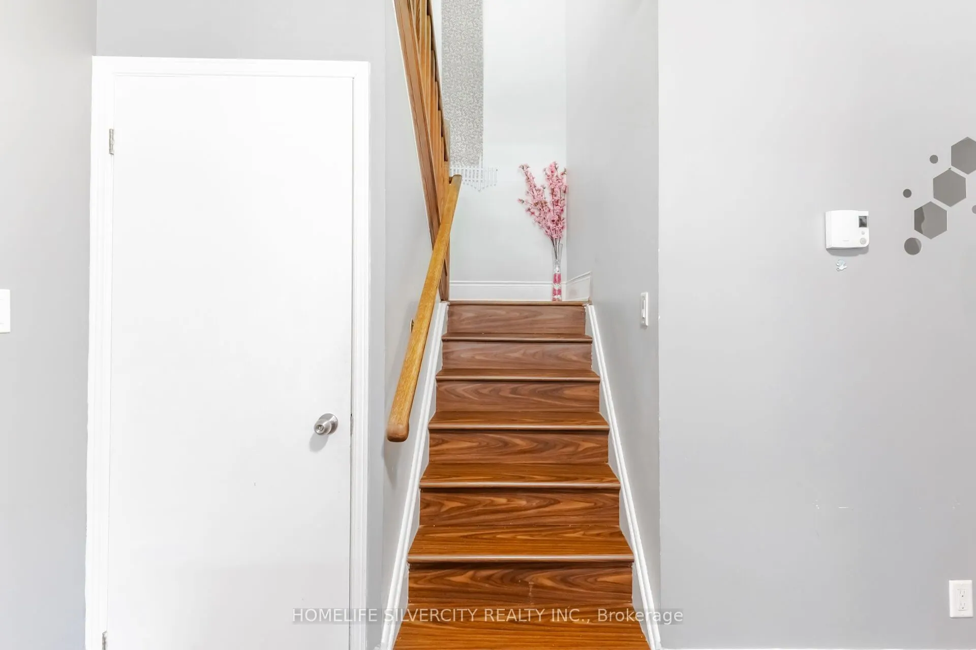 90 Lawrence Avenue, #96