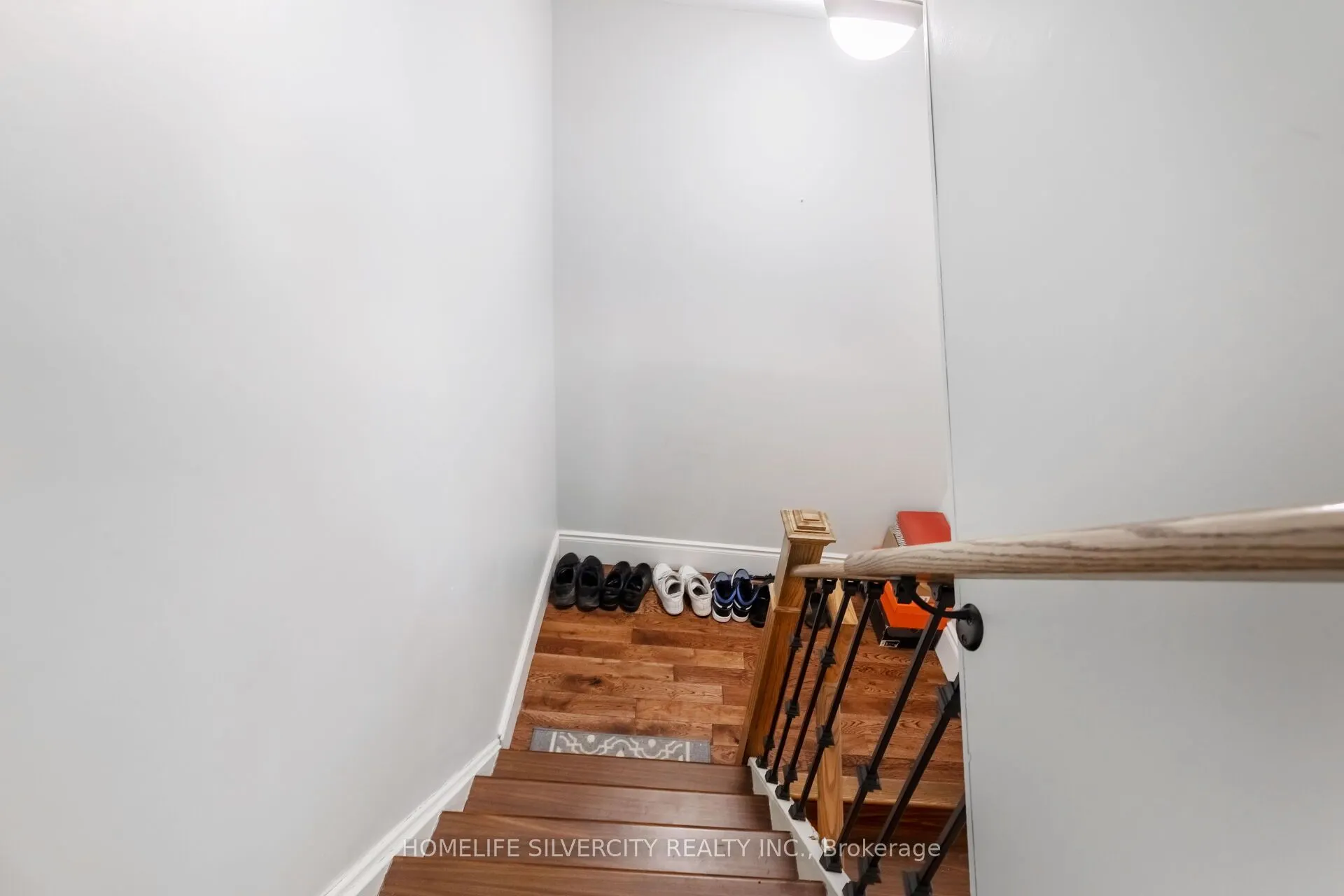 90 Lawrence Avenue, #96