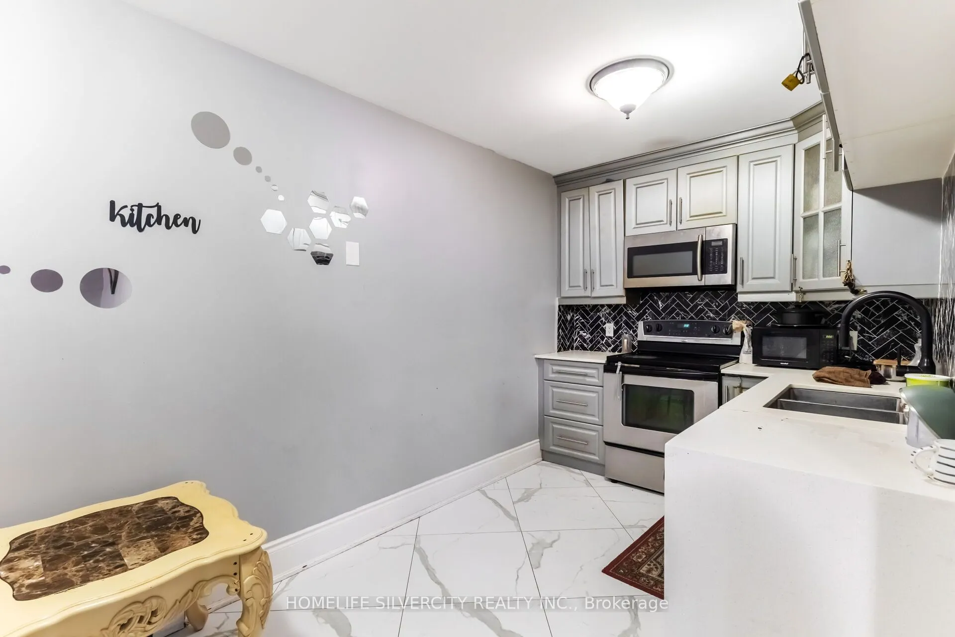90 Lawrence Avenue, #96