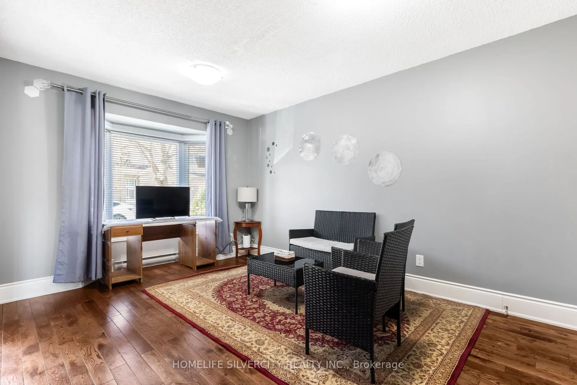 90 Lawrence Avenue, #96