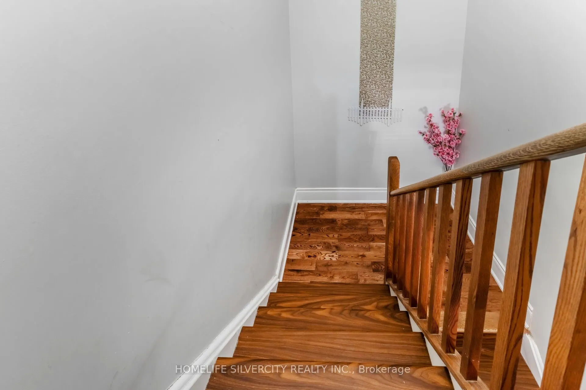 90 Lawrence Avenue, #96