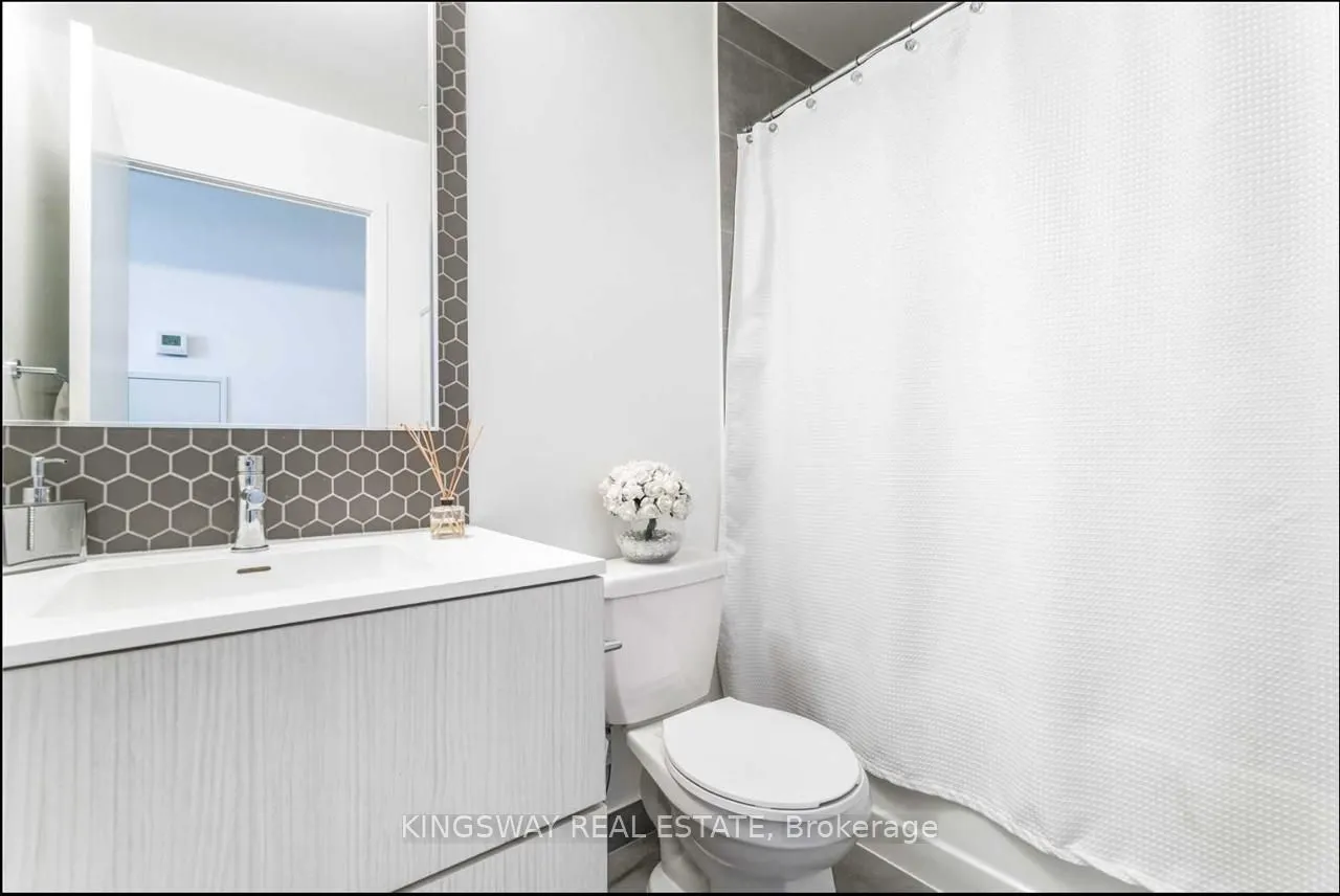 2520 Eglinton Ave West Avenue W, #1005