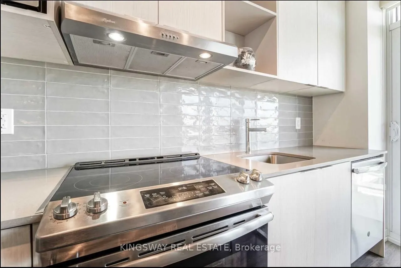 2520 Eglinton Ave West Avenue W, #1005