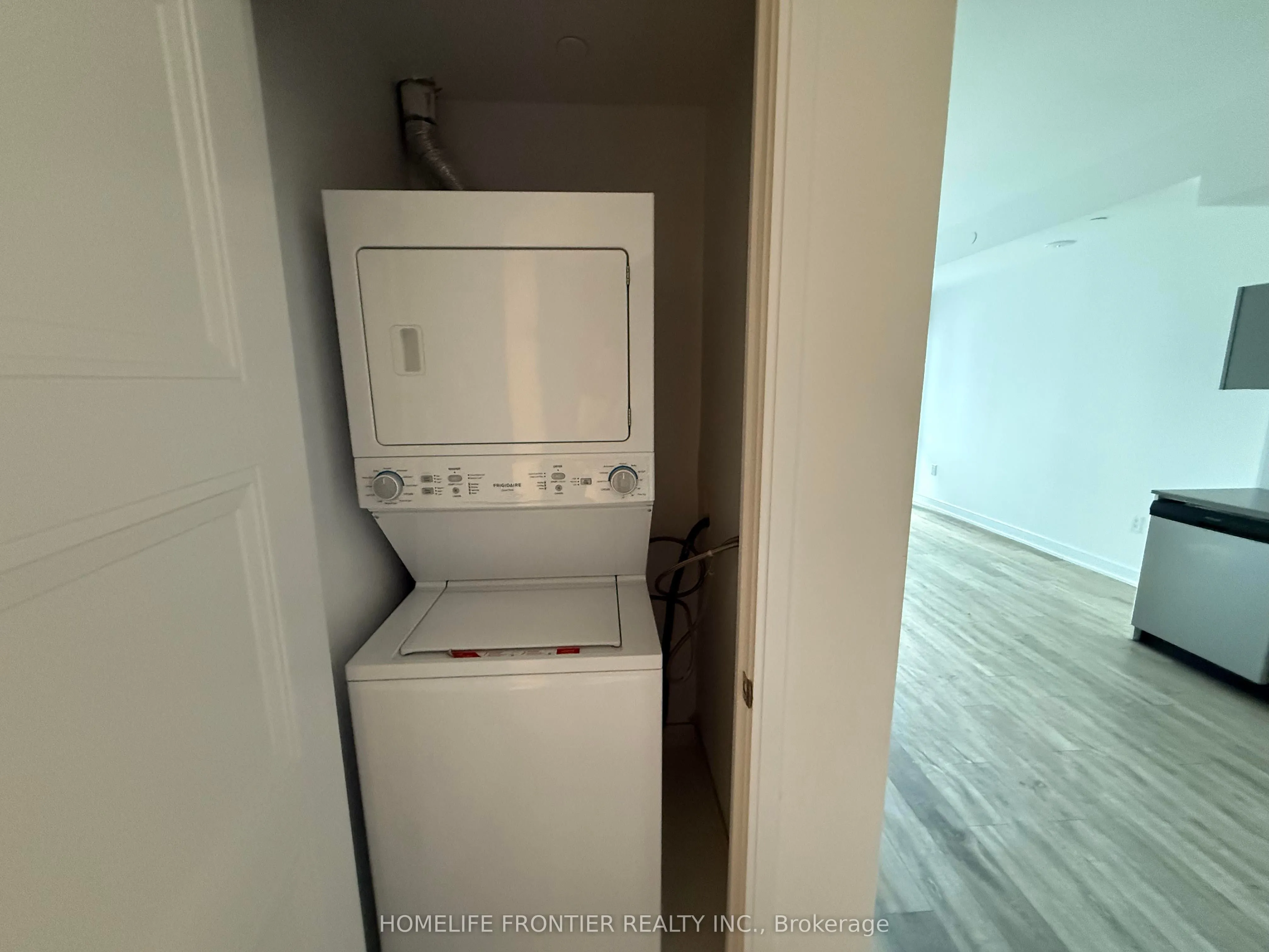 25 Neighbourhood Lane, #501