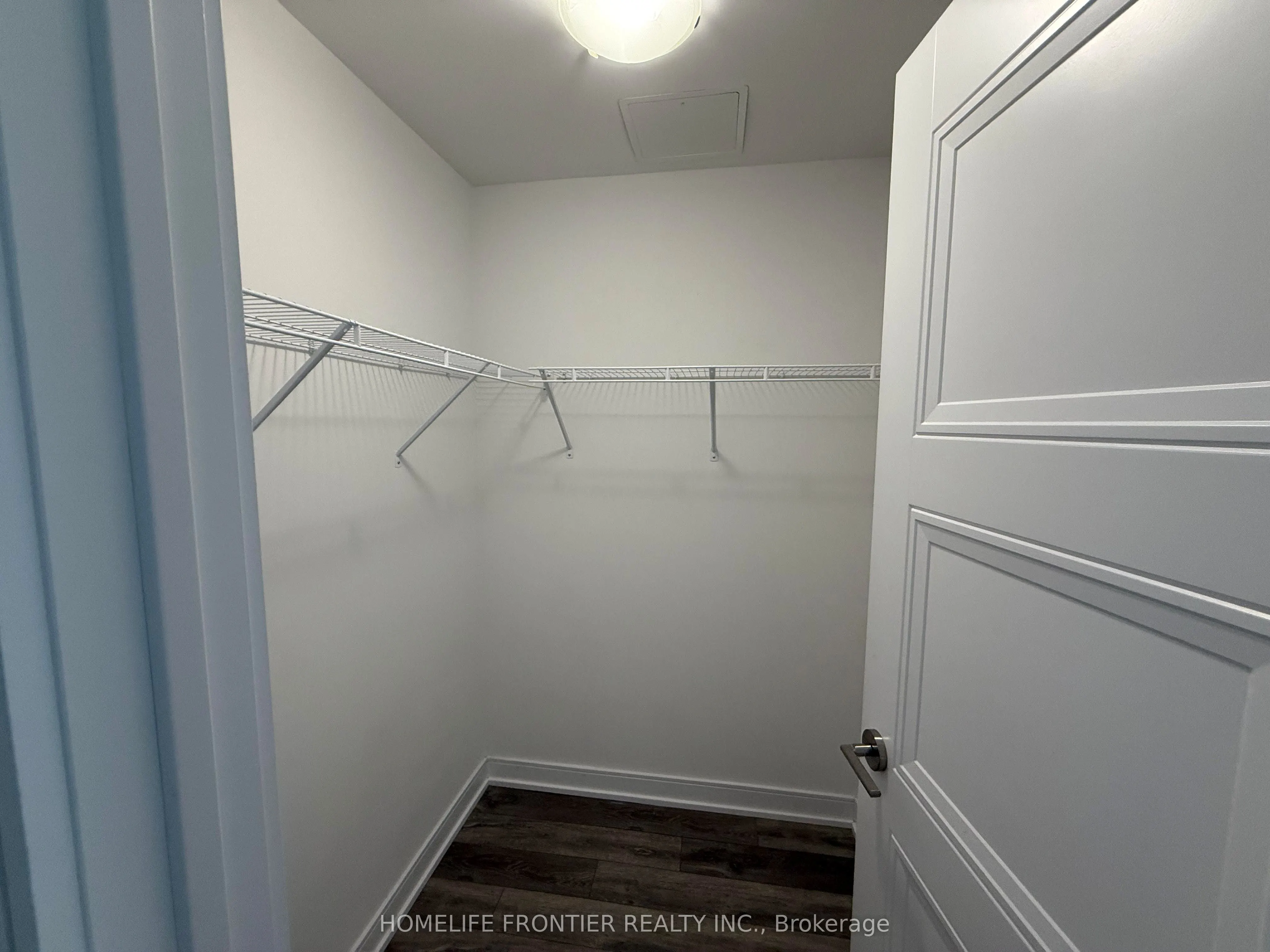 25 Neighbourhood Lane, #501