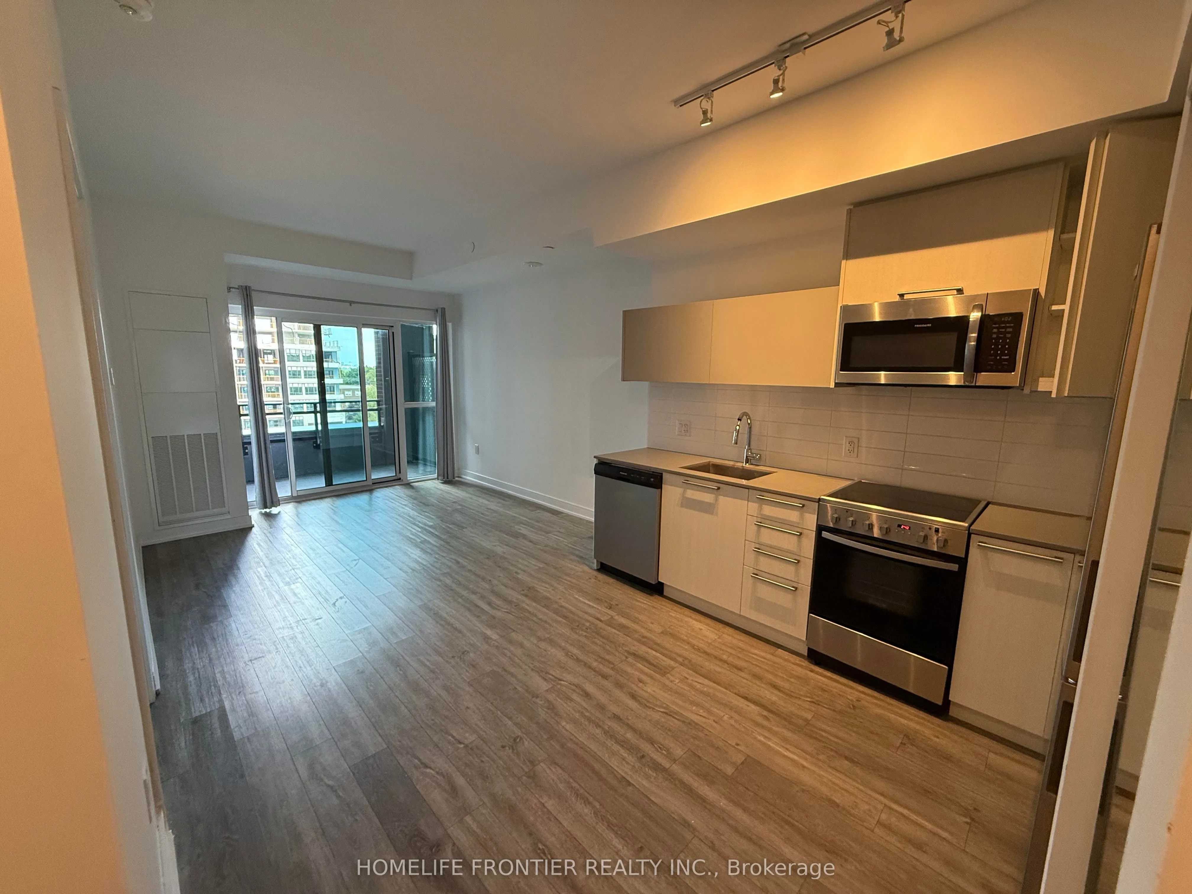 25 Neighbourhood Lane, #501