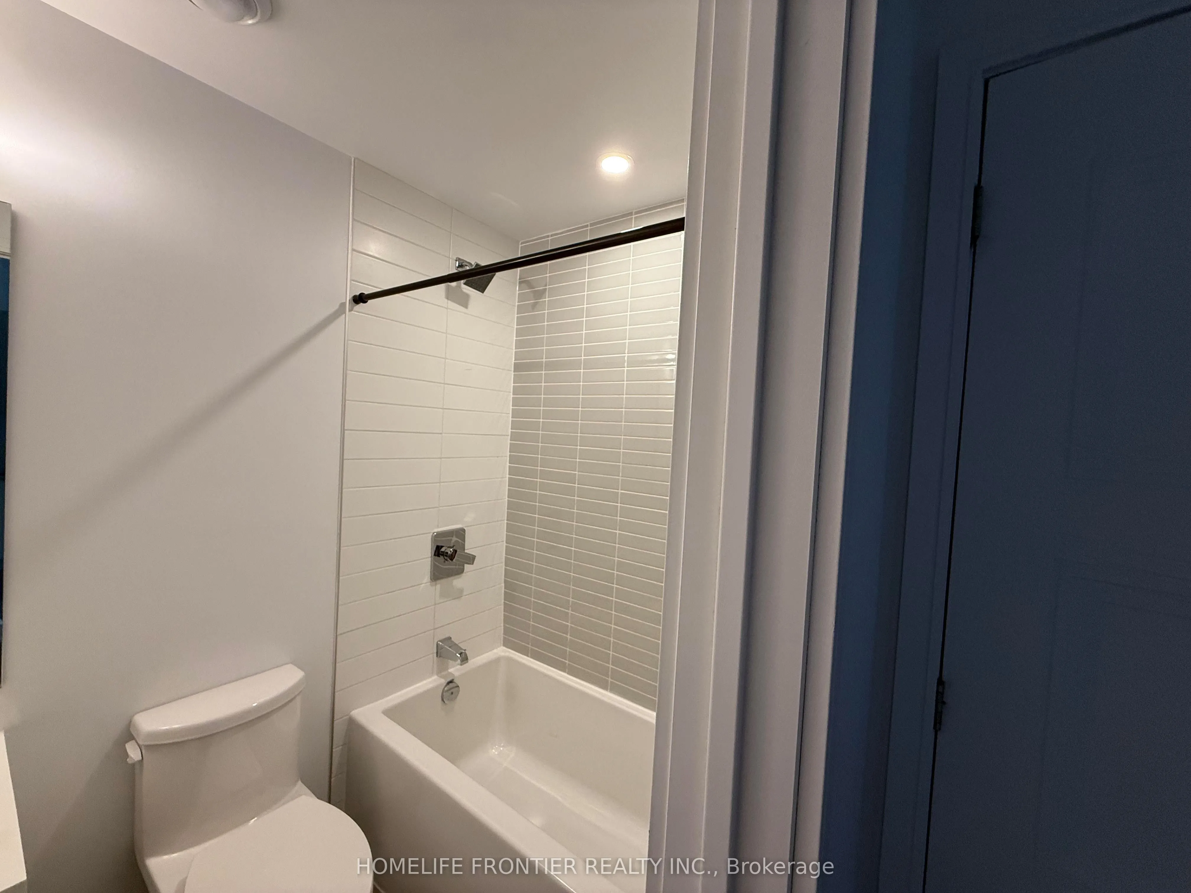 25 Neighbourhood Lane, #501