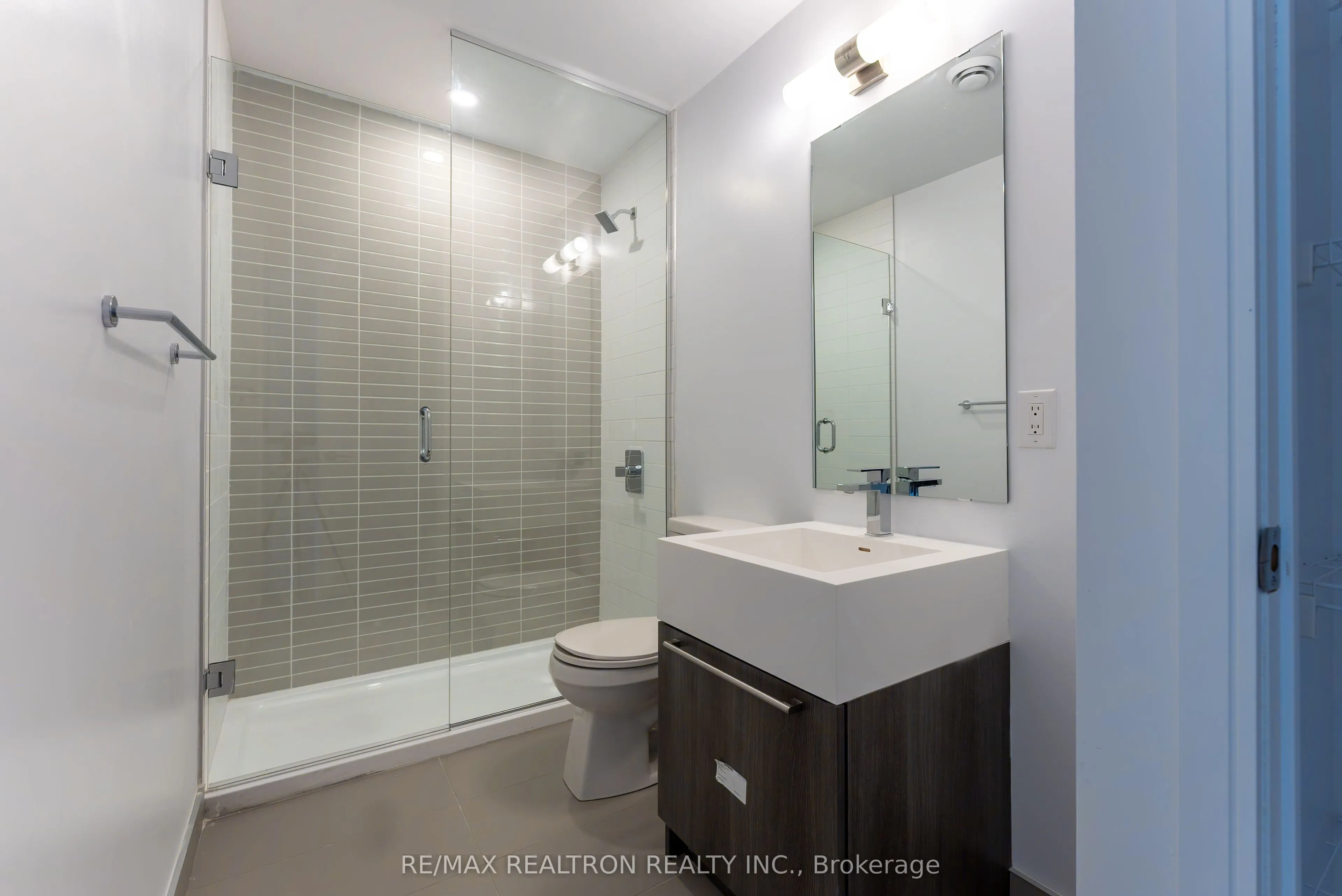 25 Neighbourhood Lane, #714