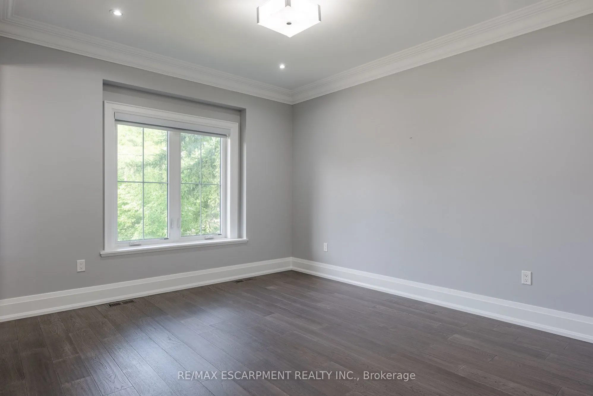 1368 Kenmuir Avenue
