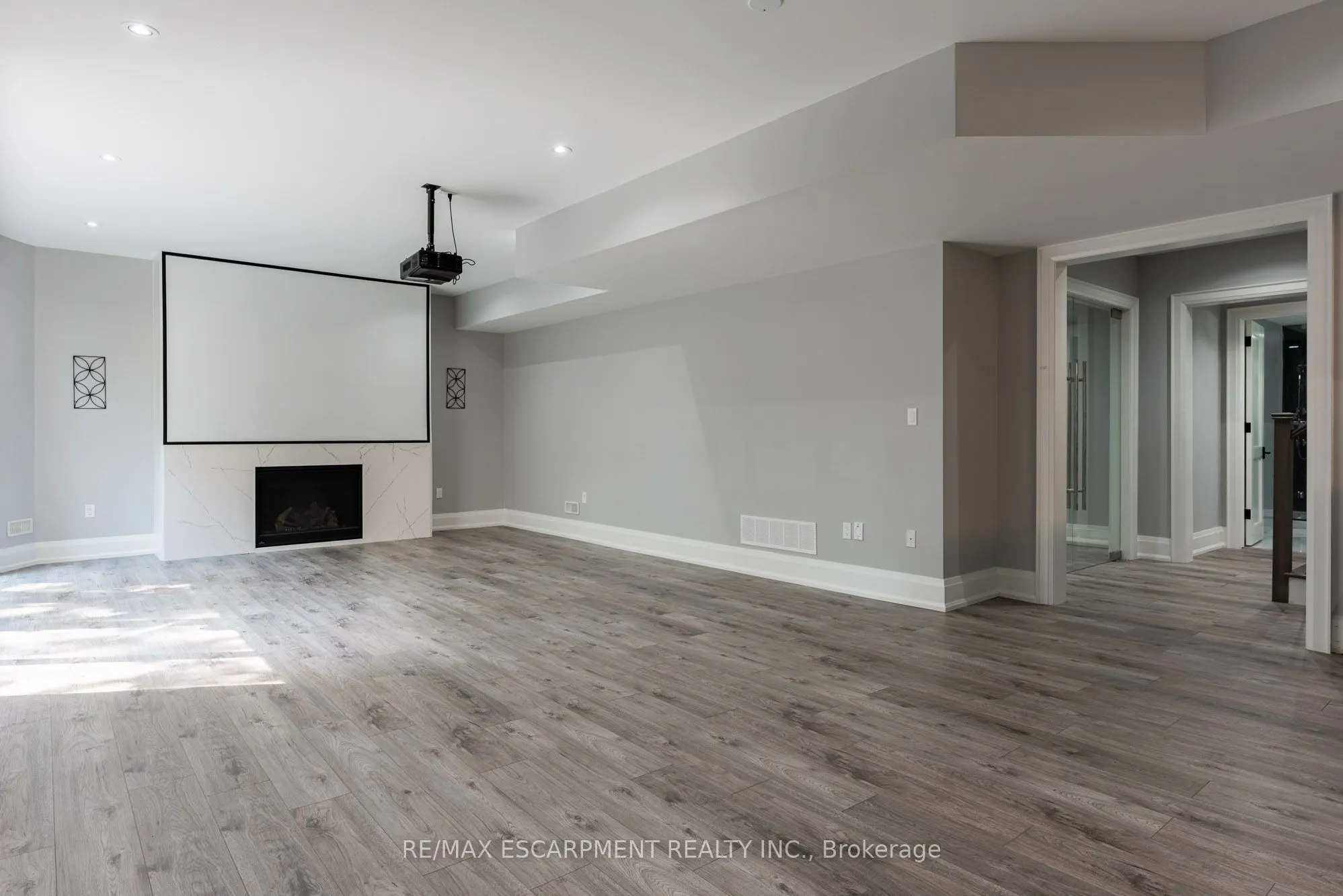 1368 Kenmuir Avenue