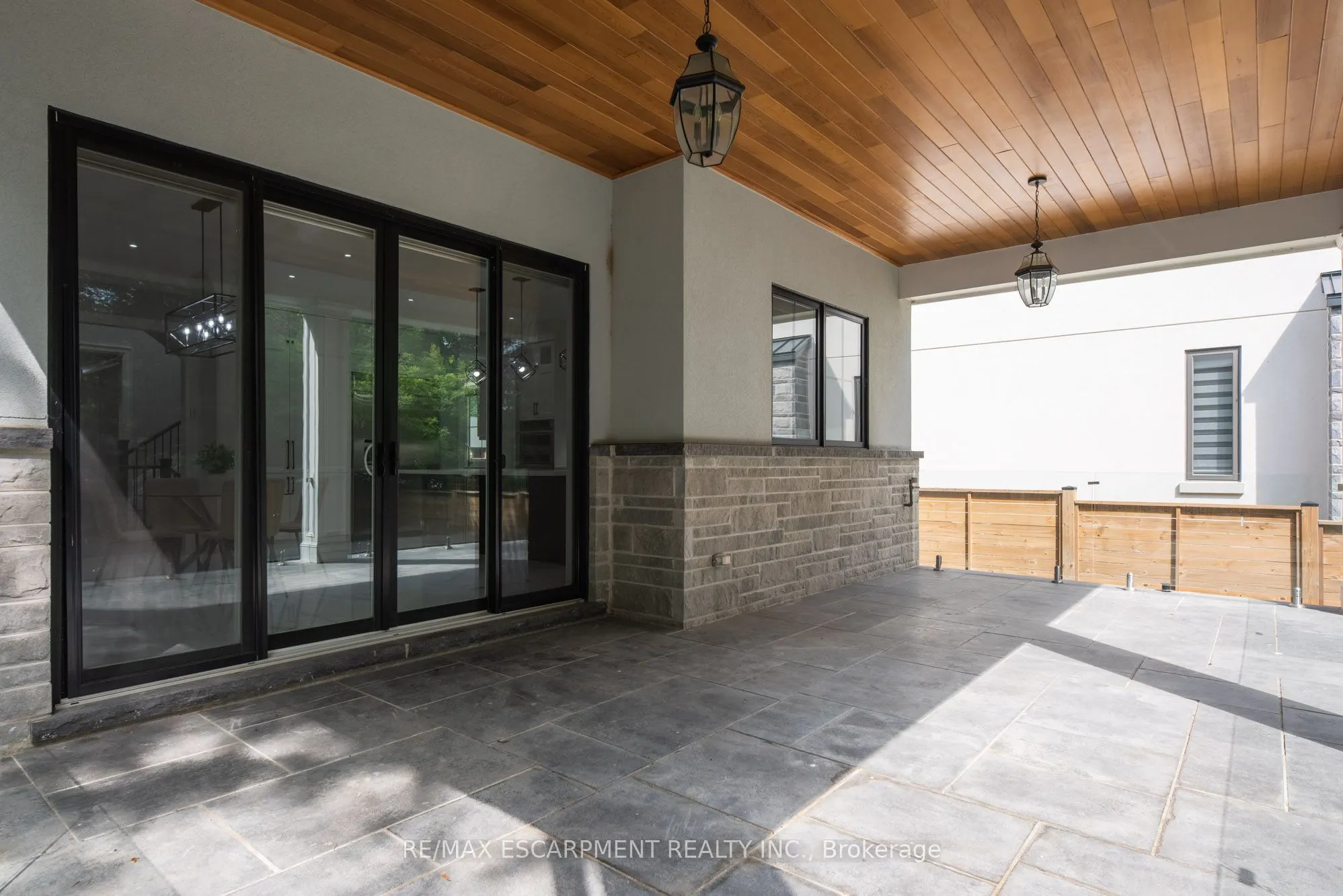 1368 Kenmuir Avenue