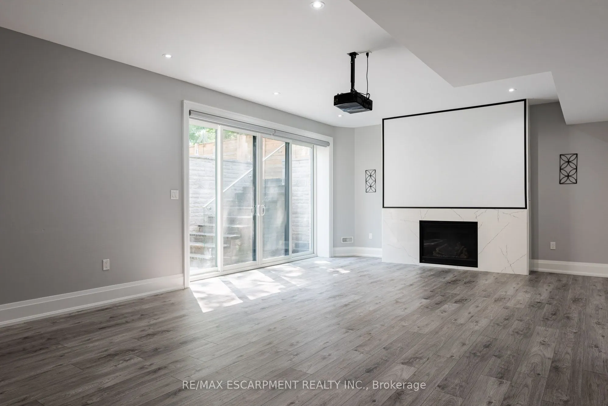 1368 Kenmuir Avenue