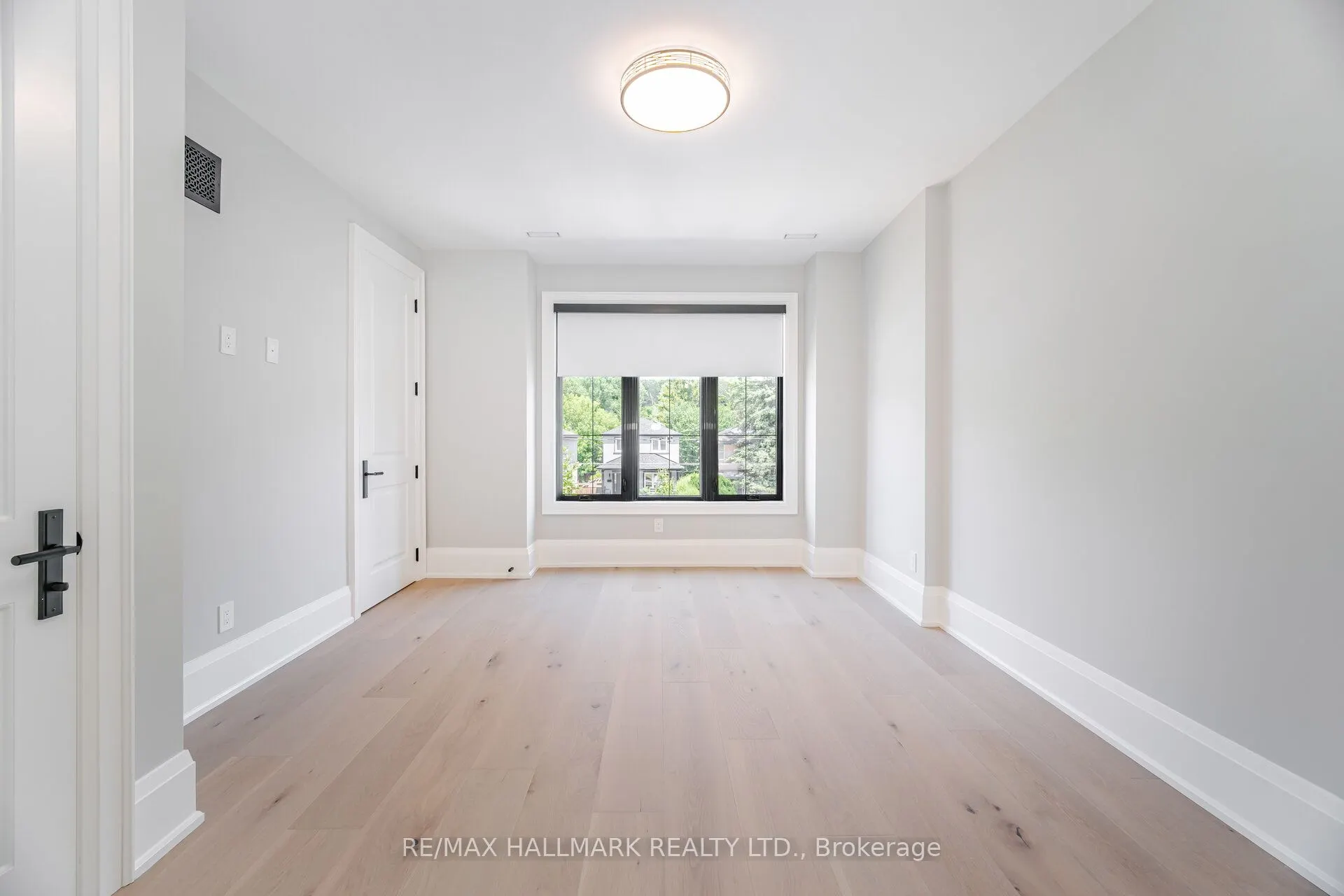 78 South Kingsway