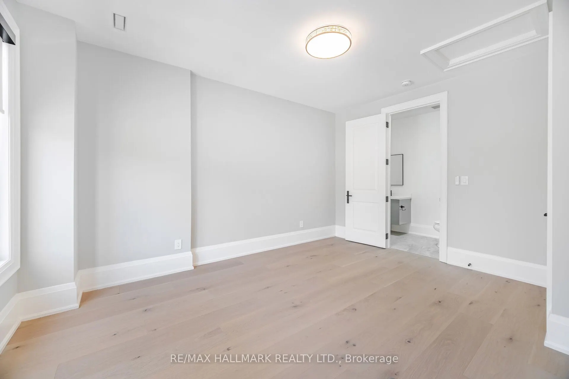 78 South Kingsway
