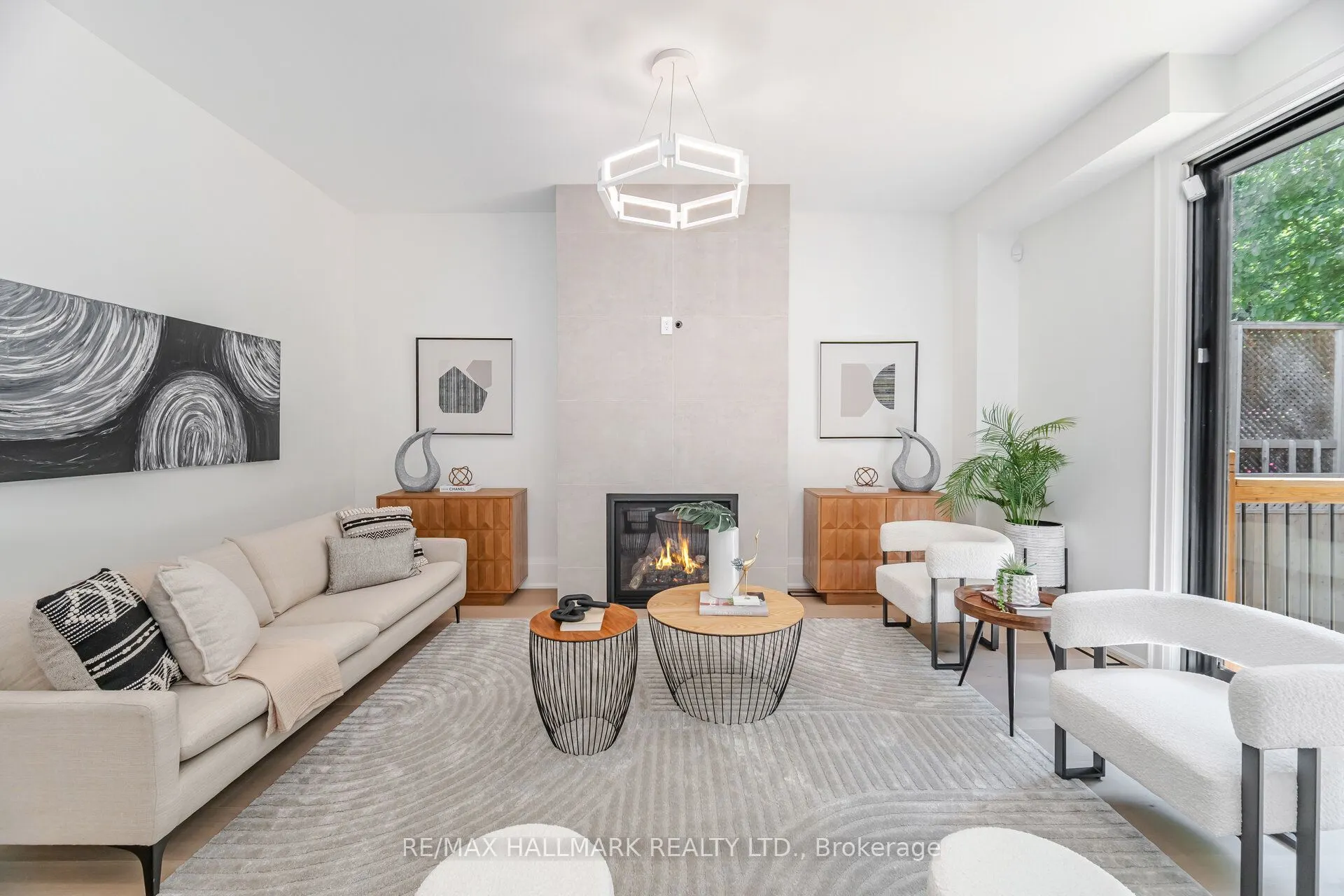 78 South Kingsway