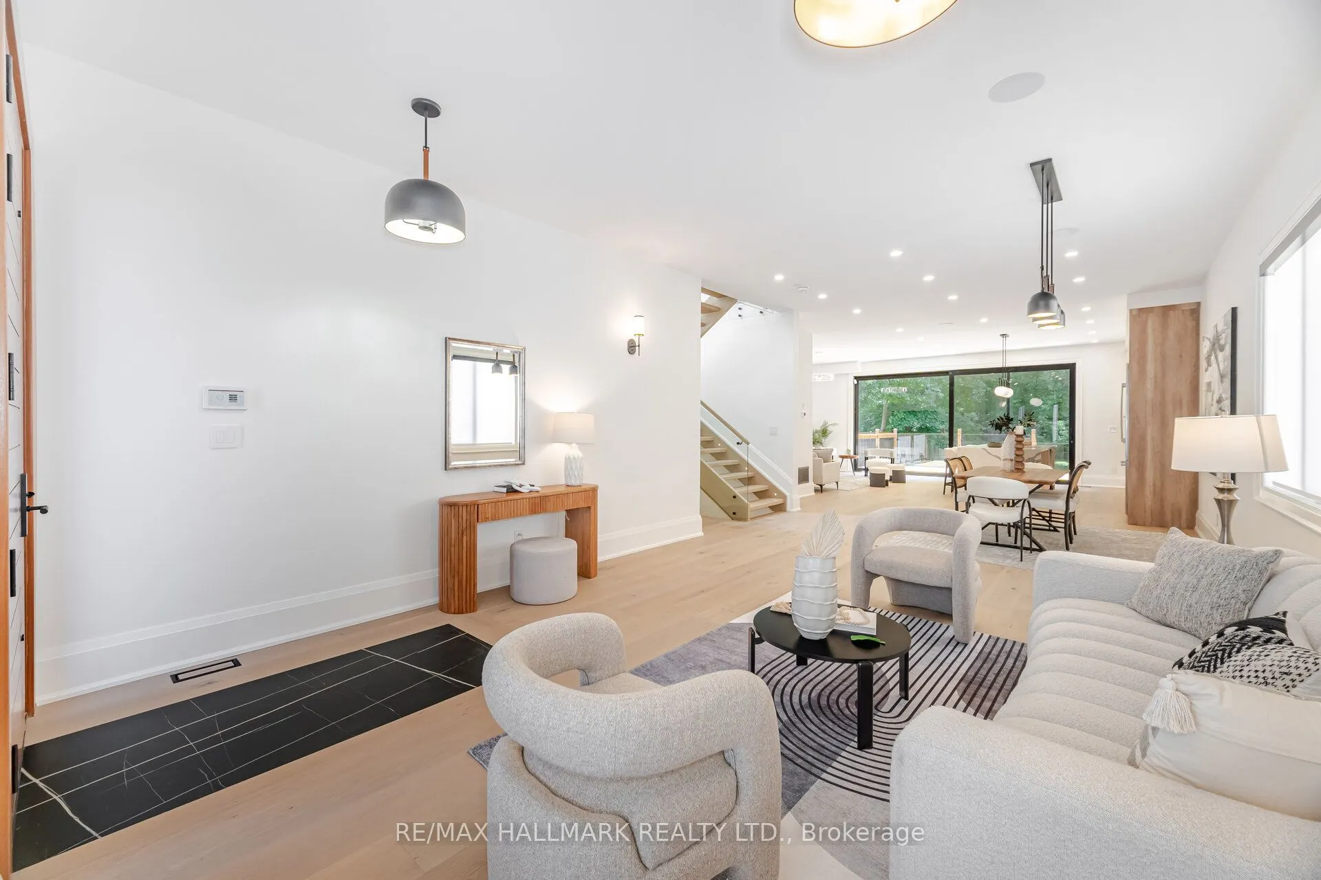 78 South Kingsway