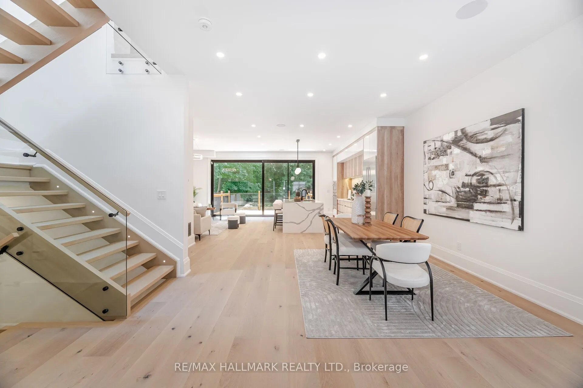 78 South Kingsway