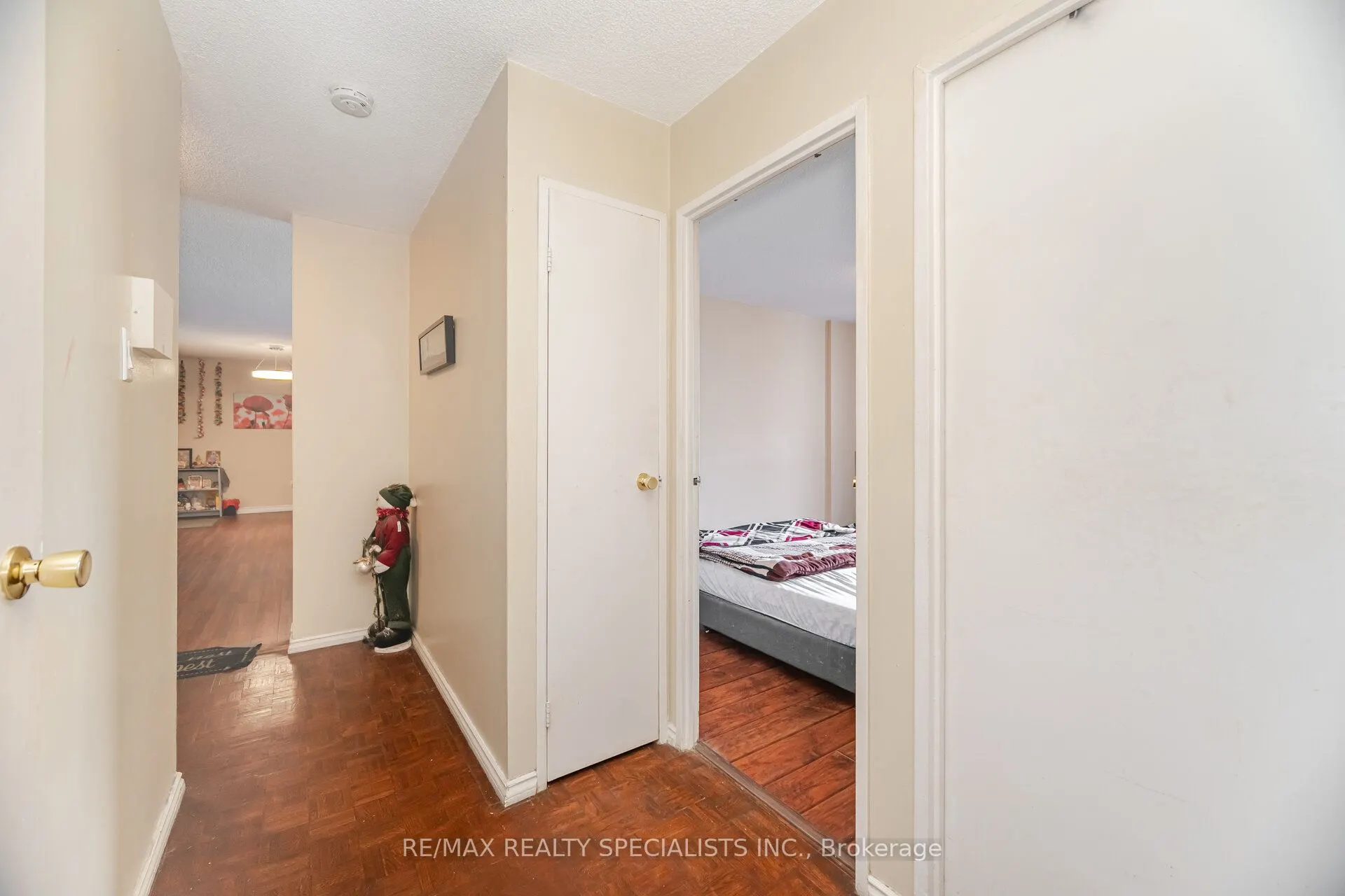 21 KNIGHTSBRIDGE Road, #1507