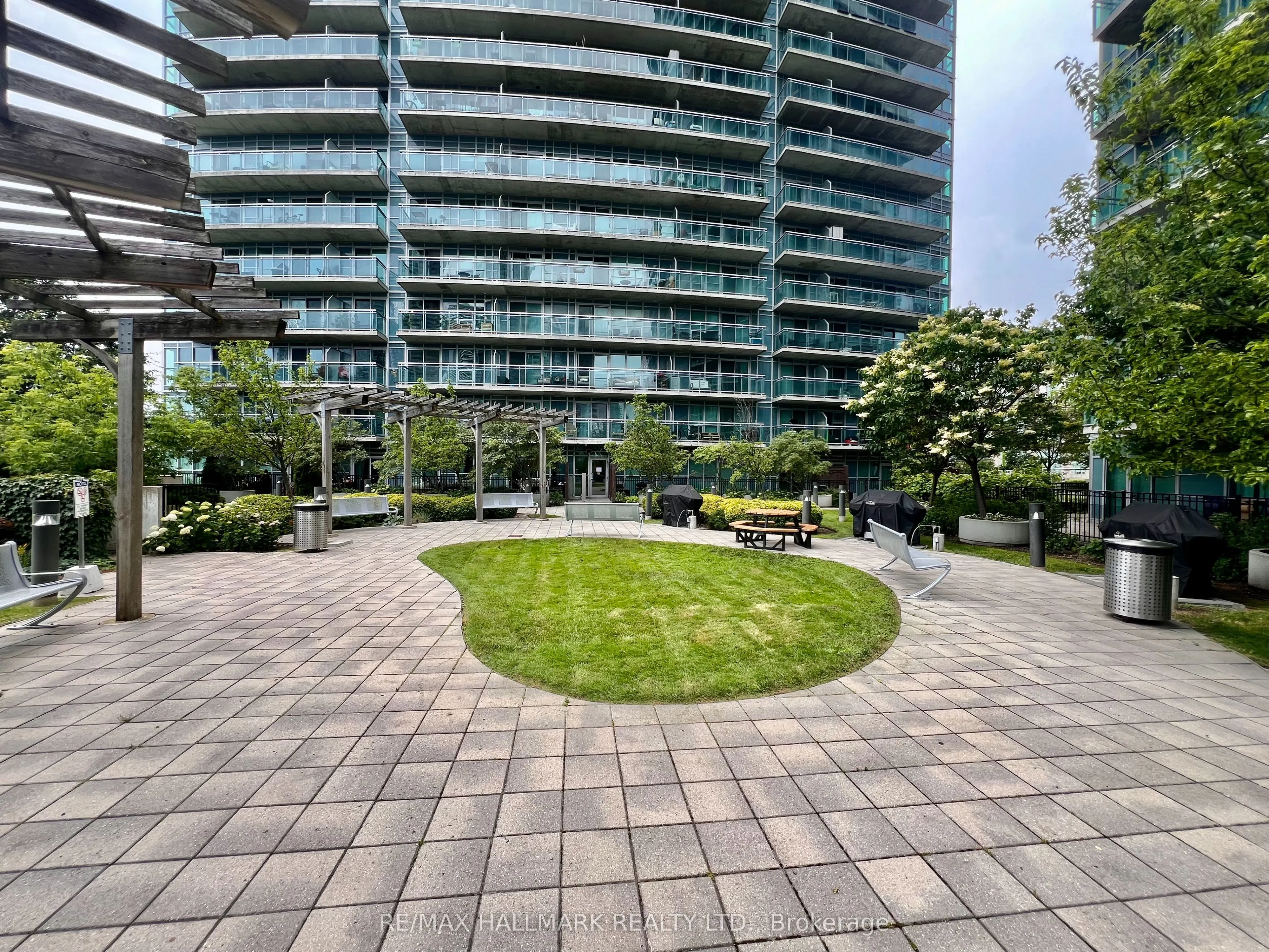 165 Legion Road N, #2323
