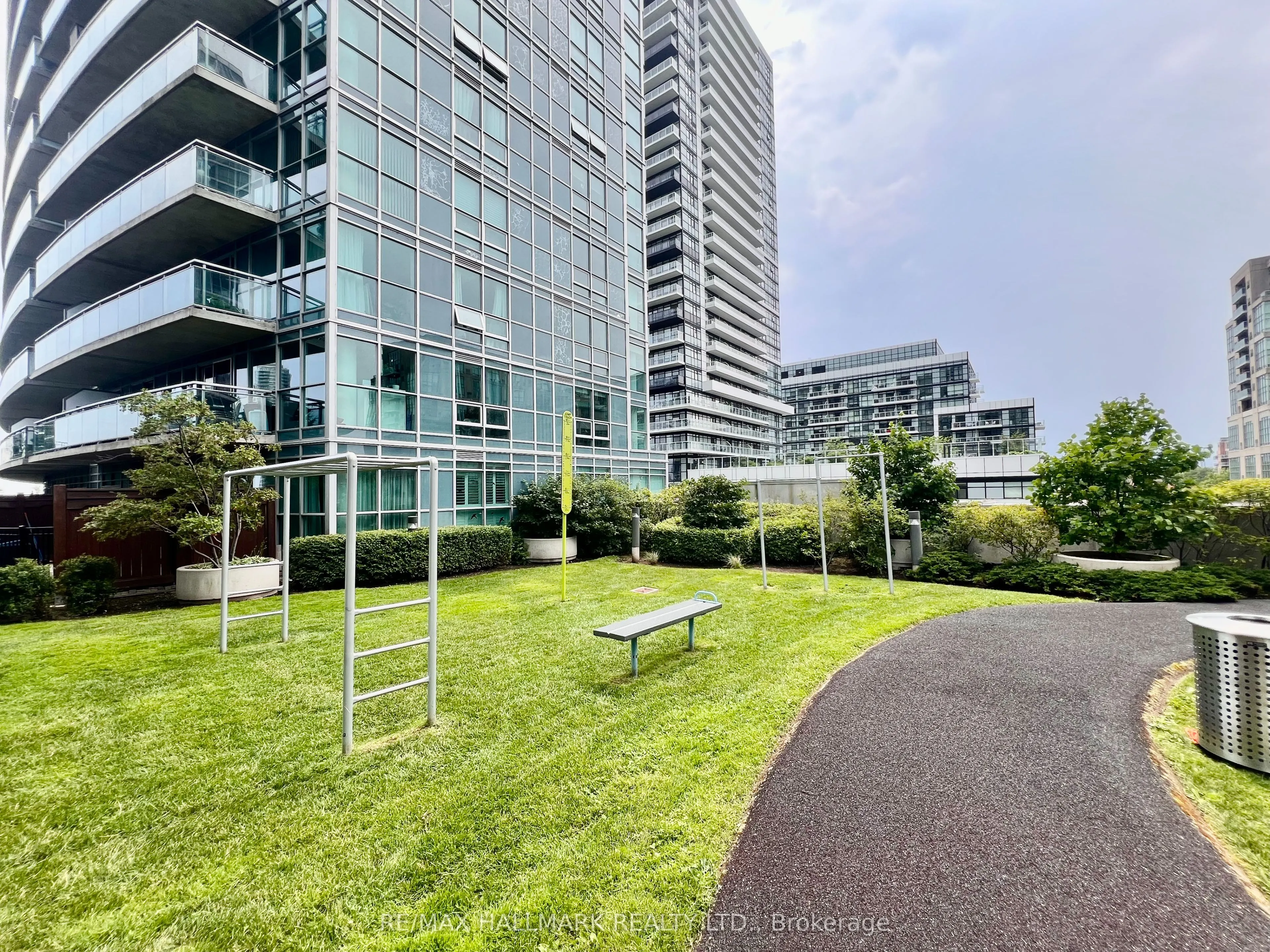 165 Legion Road N, #2323