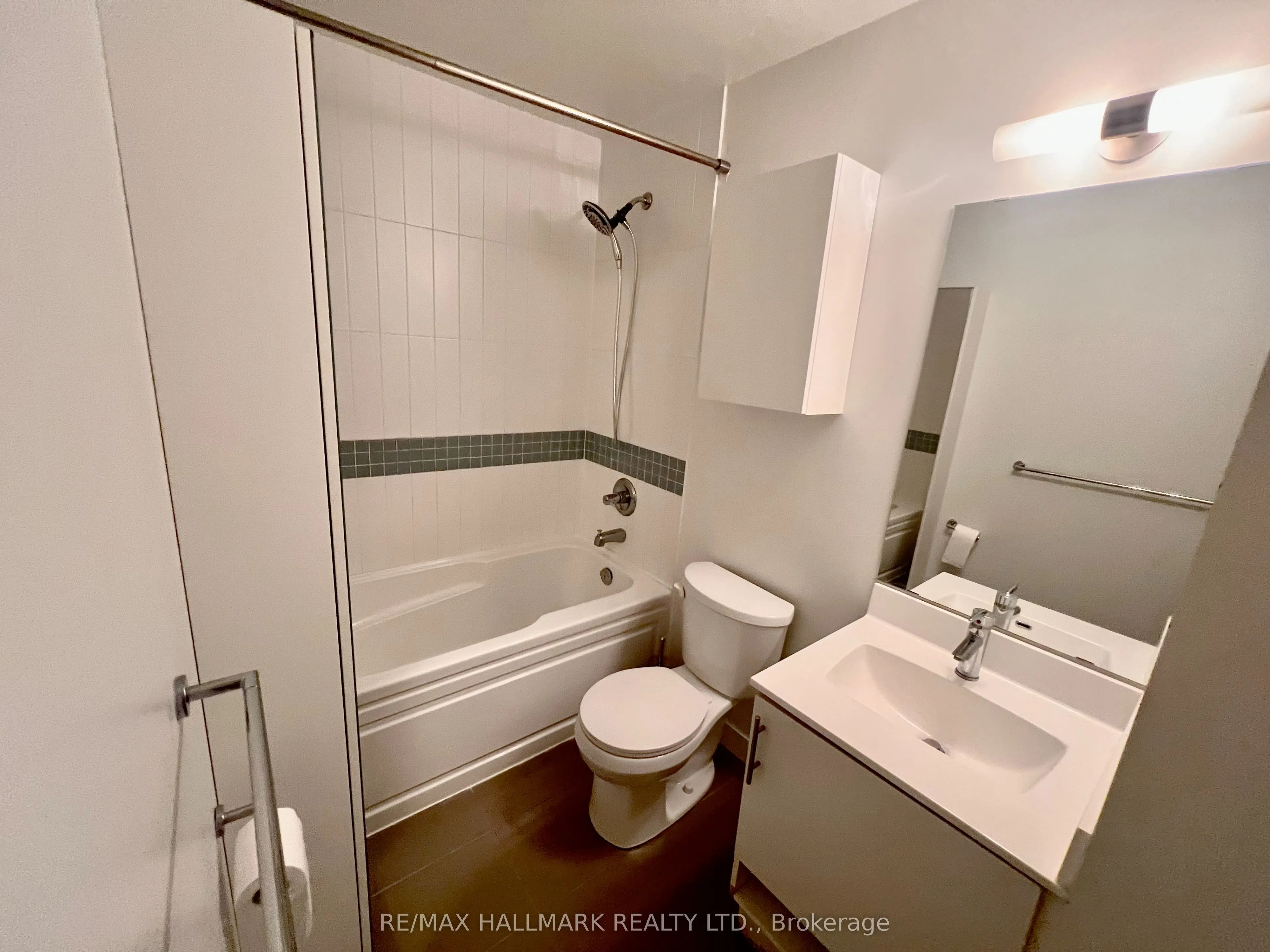 165 Legion Road N, #2323