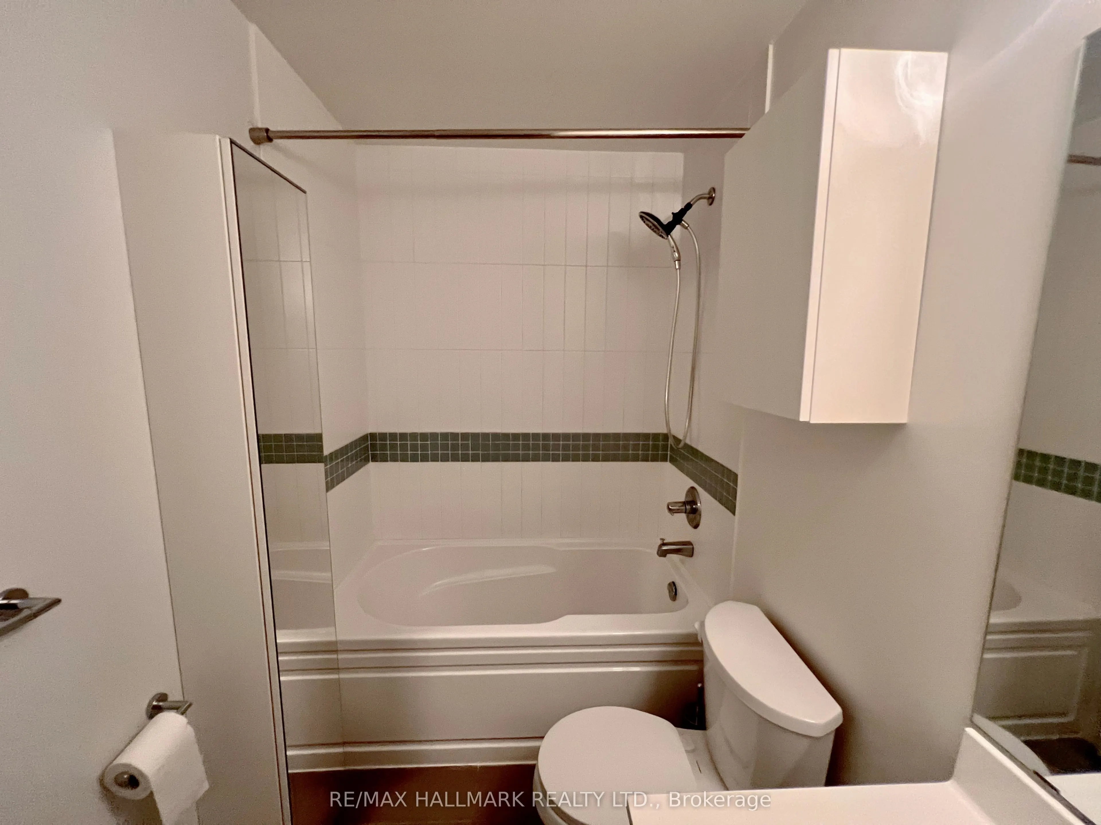 165 Legion Road N, #2323