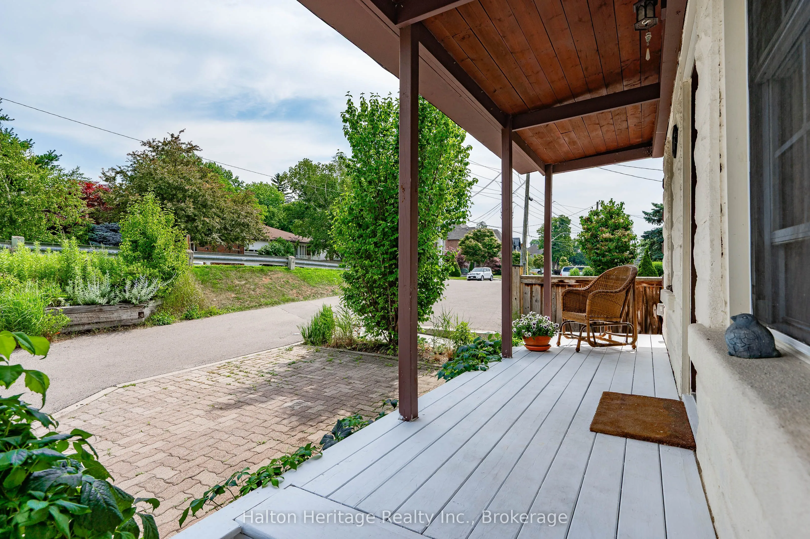 1104 Haig Boulevard