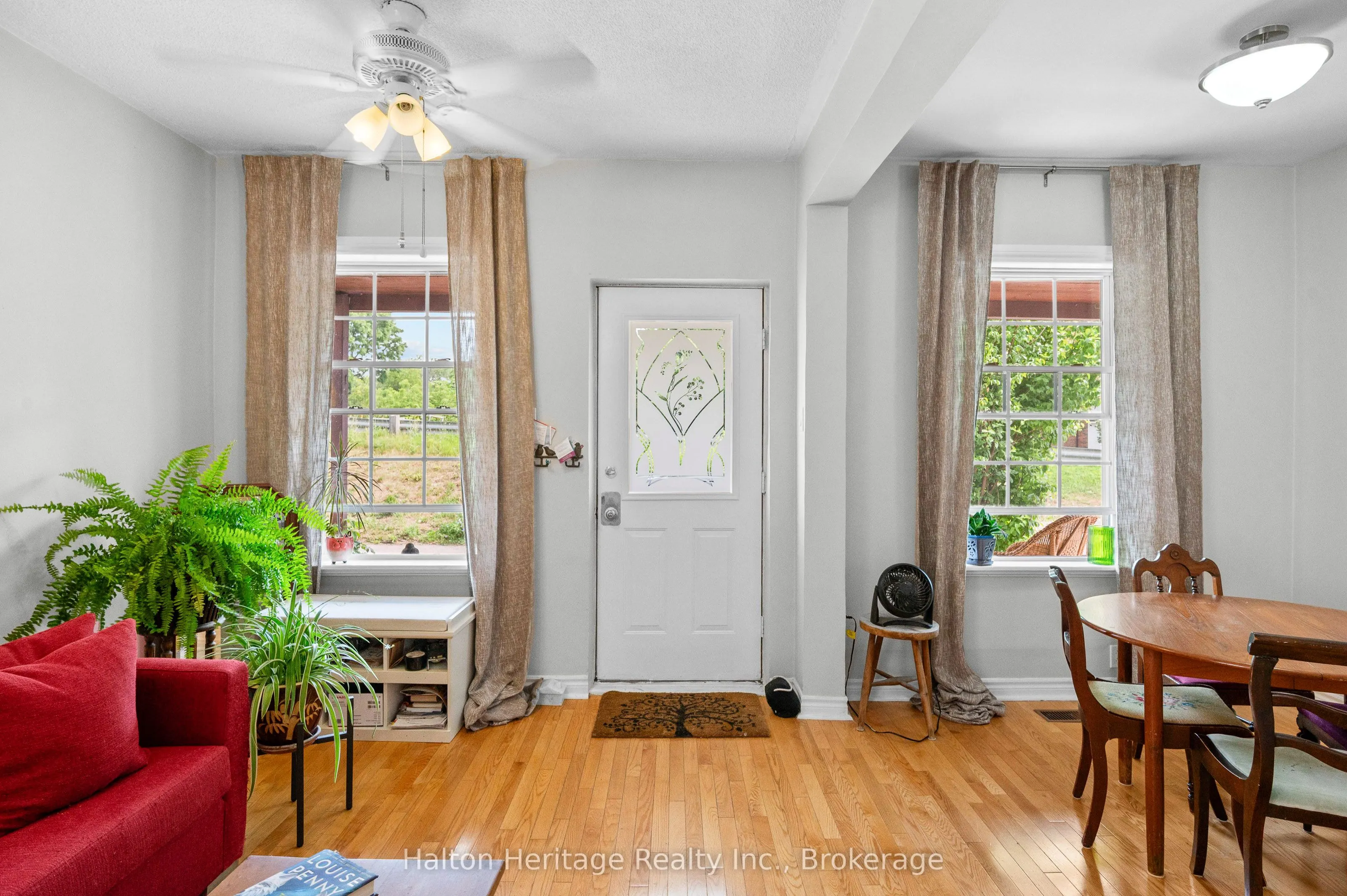 1104 Haig Boulevard