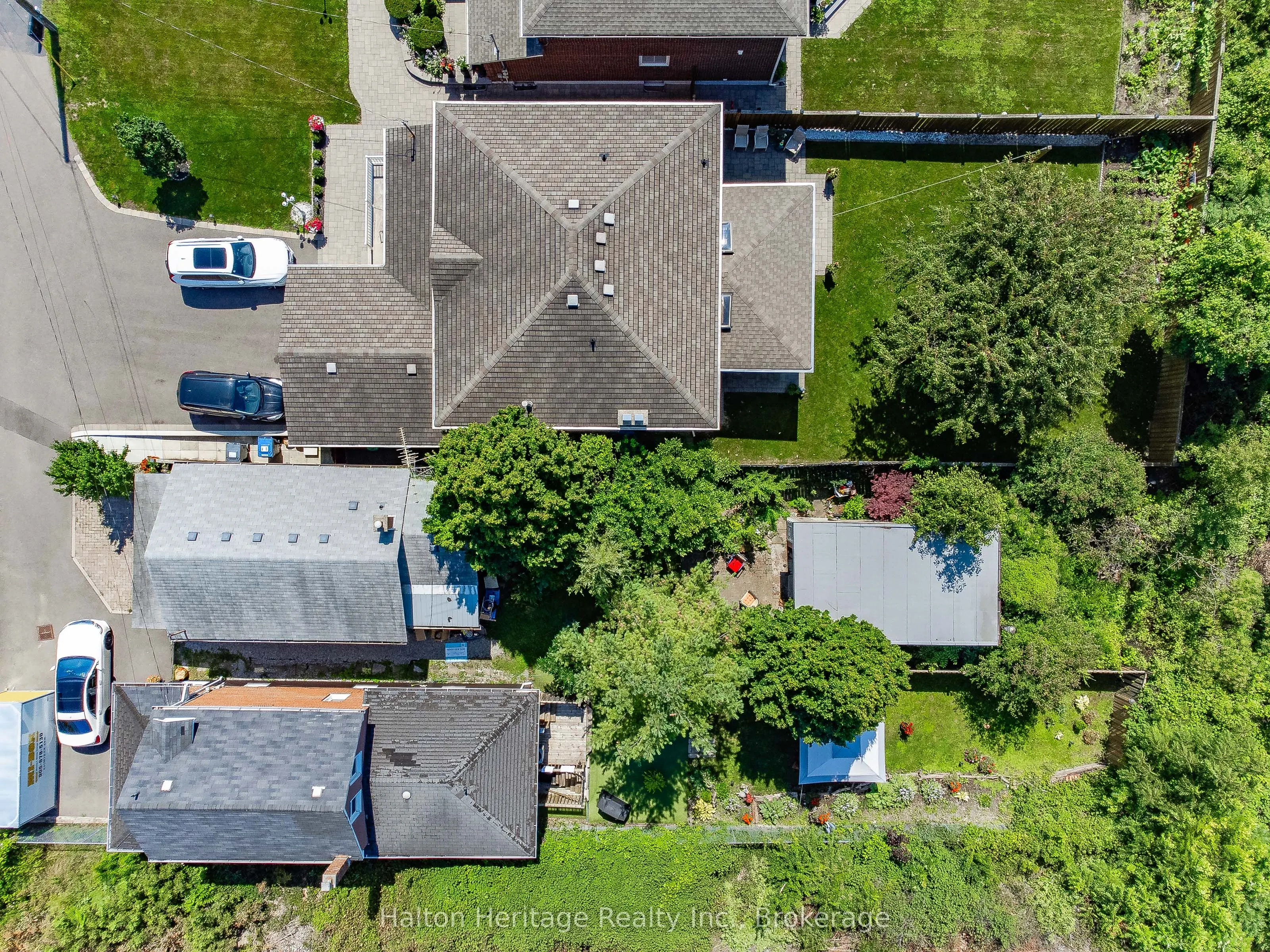 1104 Haig Boulevard