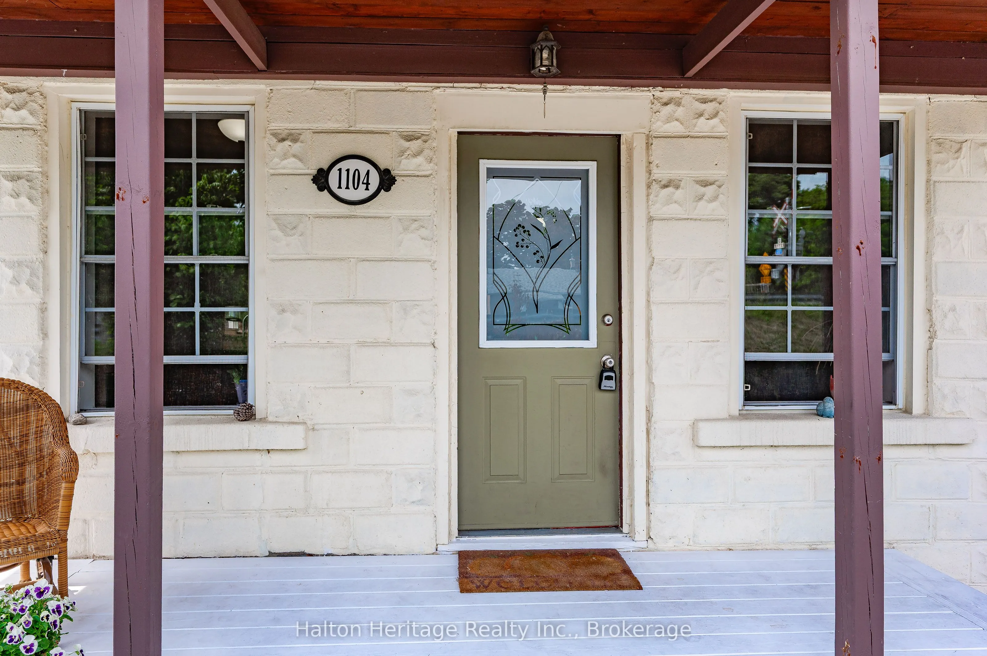 1104 Haig Boulevard