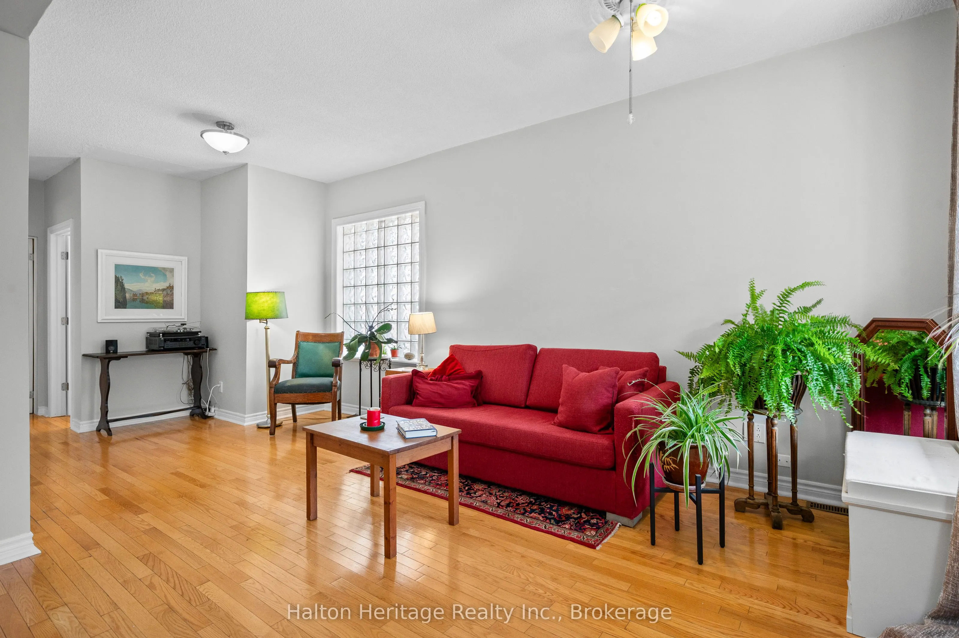 1104 Haig Boulevard