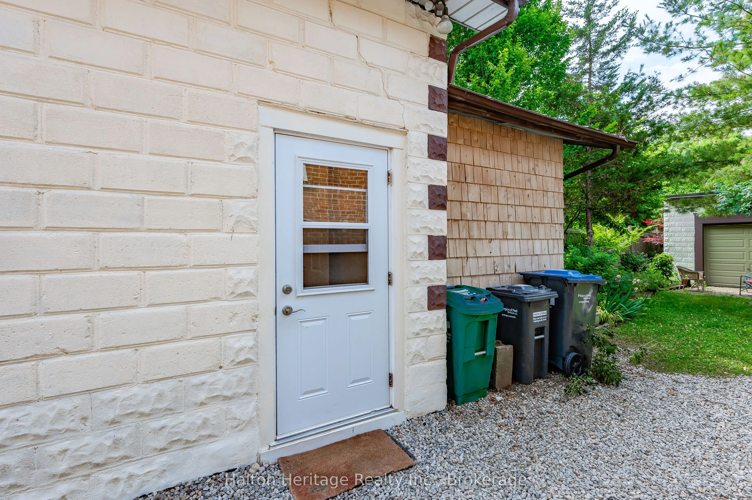 1104 Haig Boulevard